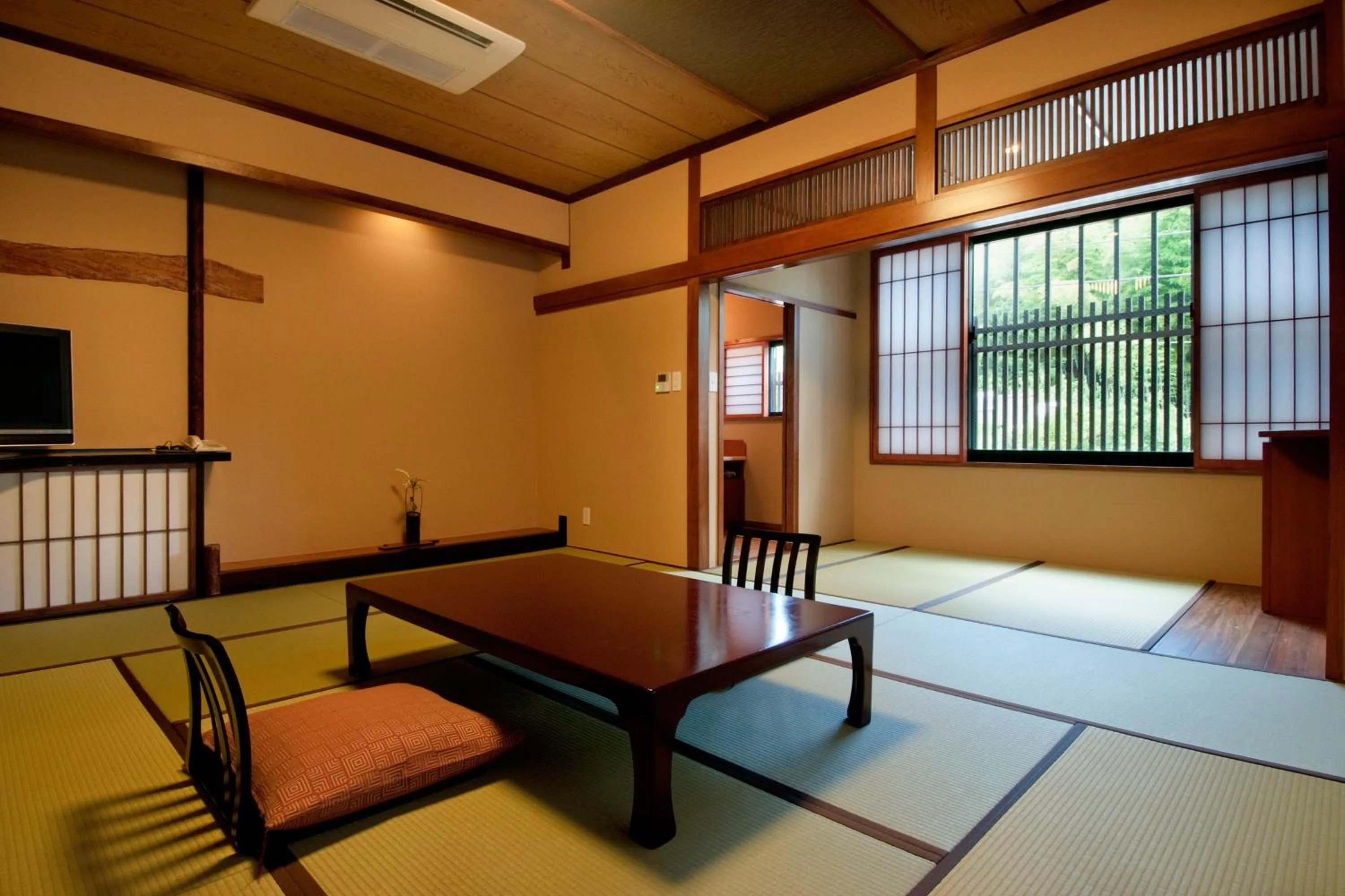 Photo of the whole room in Nansuikaku
