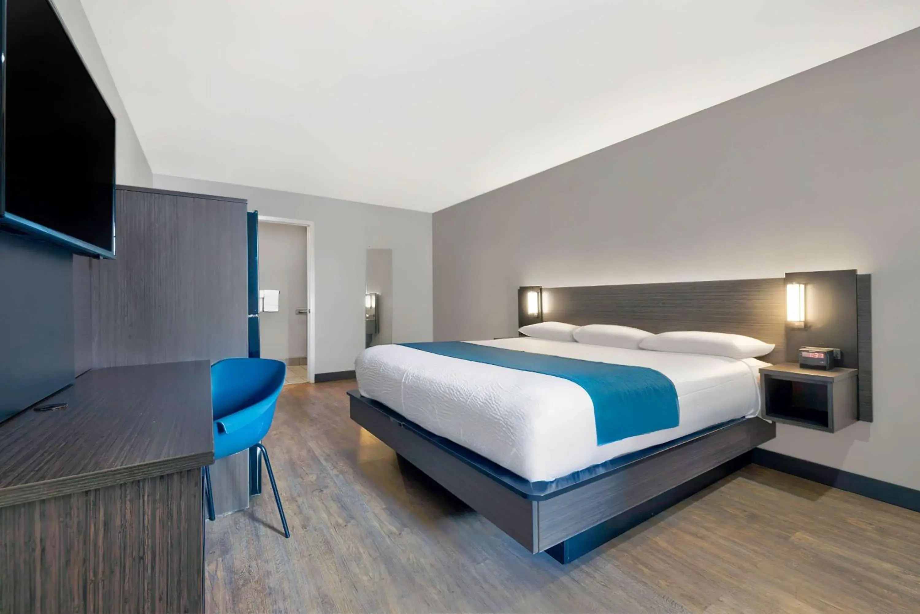 King Room - single occupancy - Non-Smoking in Studio 6 Waco TX - Downtown - Baylor King Room - single occupancy - Non-Smoking in Studio 6 Waco TX - Downtown - Baylor