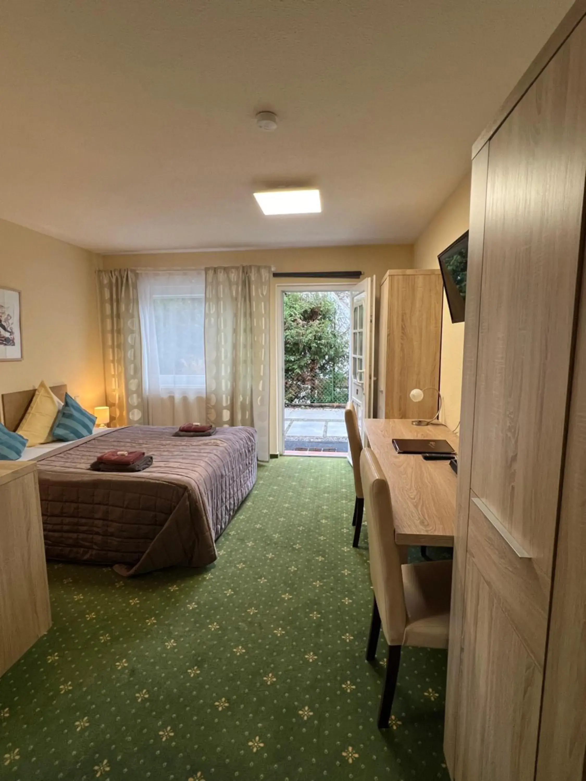 Comfort Double Room in Hotel Sonnenhof Comfort Double Room in Hotel Sonnenhof