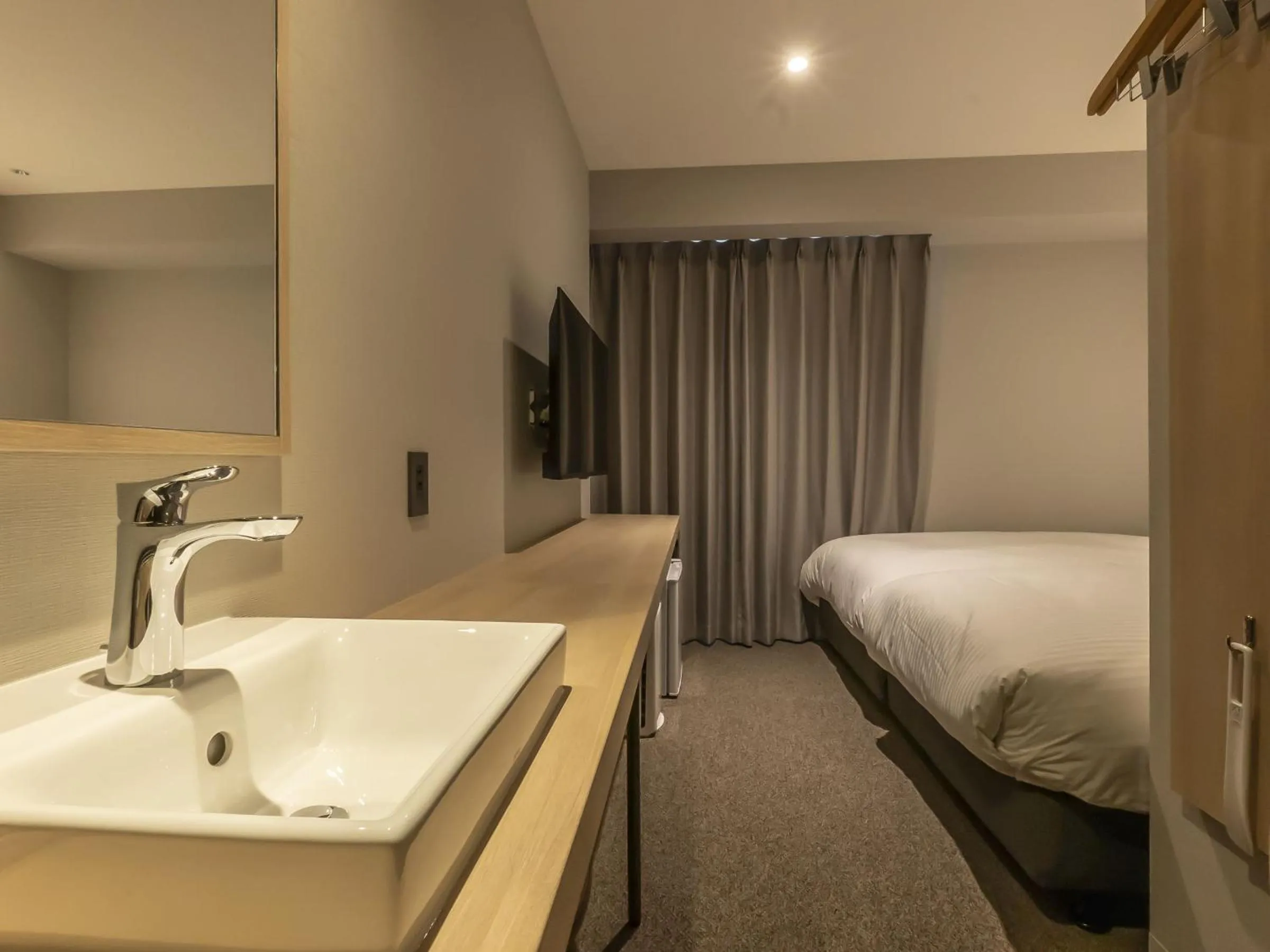 Photo of the whole room, Bed in Bay Hotel Tokyo Hamamatsucho