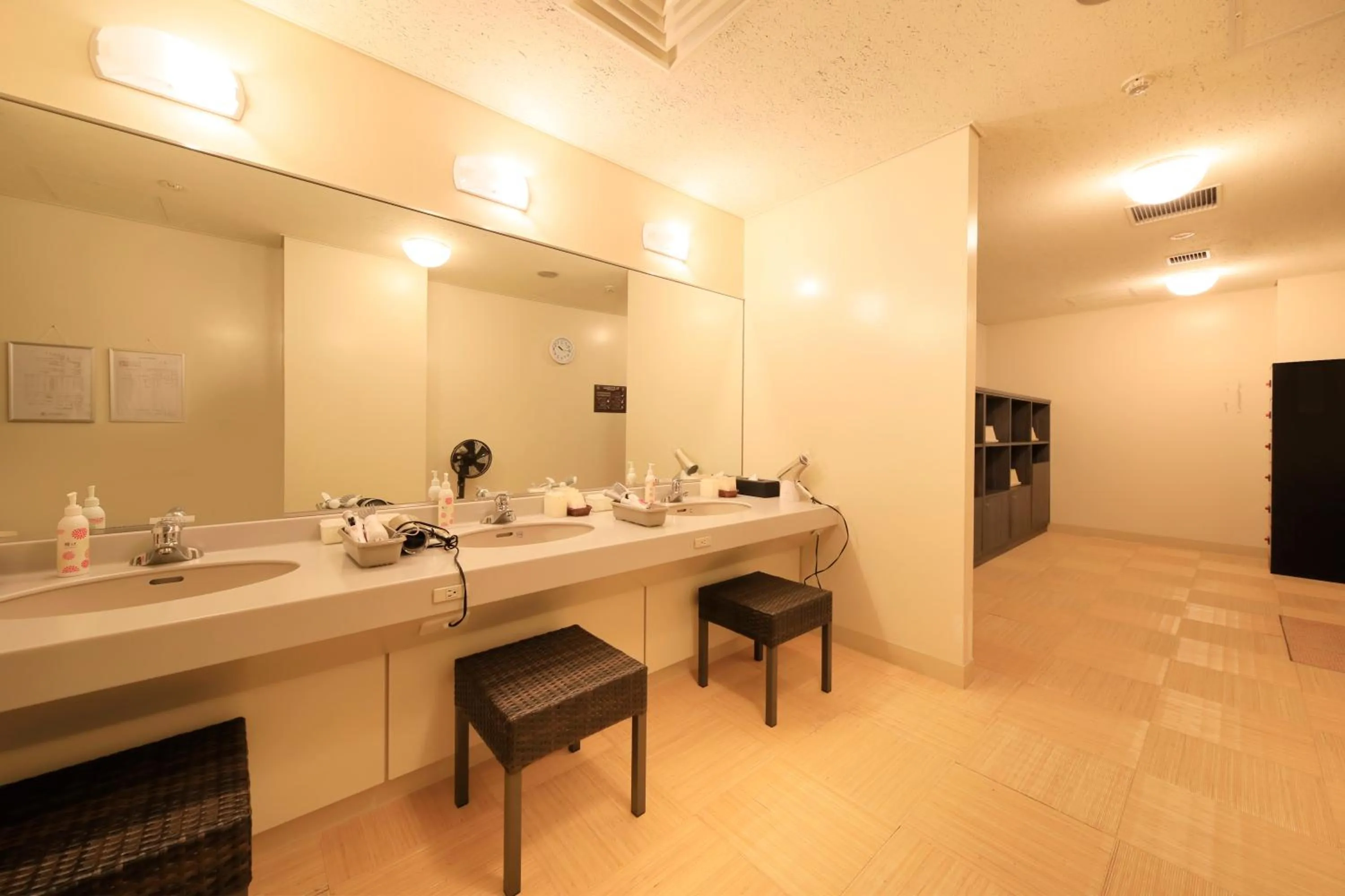 Hot Spring Bath in Yutorelo Tateshina Hotel with DOGS