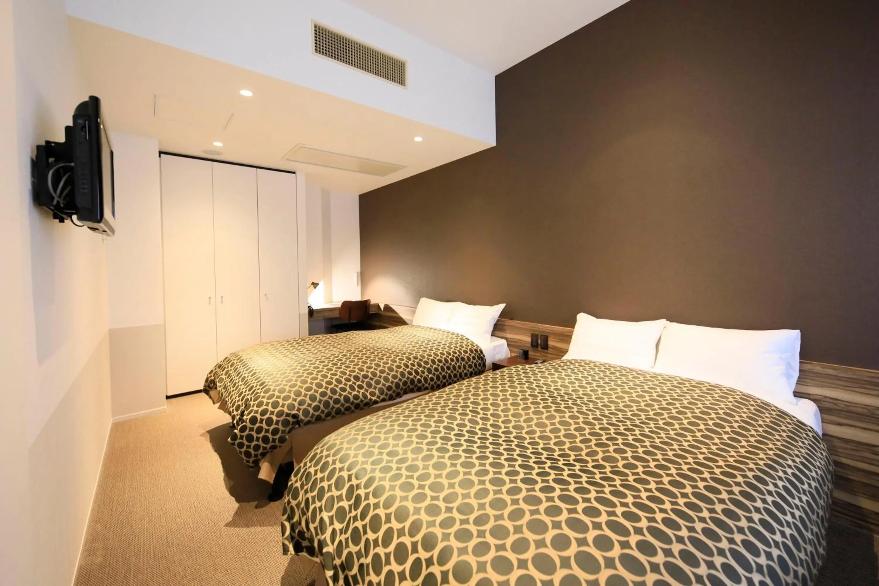 Bed in Yutorelo Tateshina Hotel with DOGS