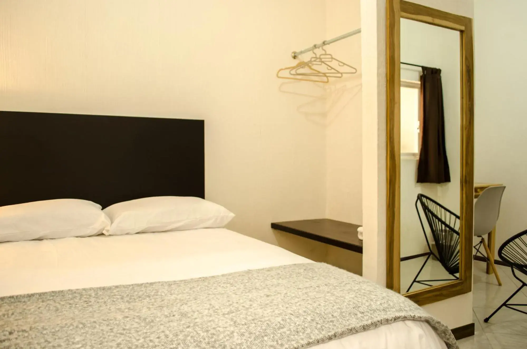 Superior Queen Room in Estacion Alameda Superior Queen Room in Estacion Alameda