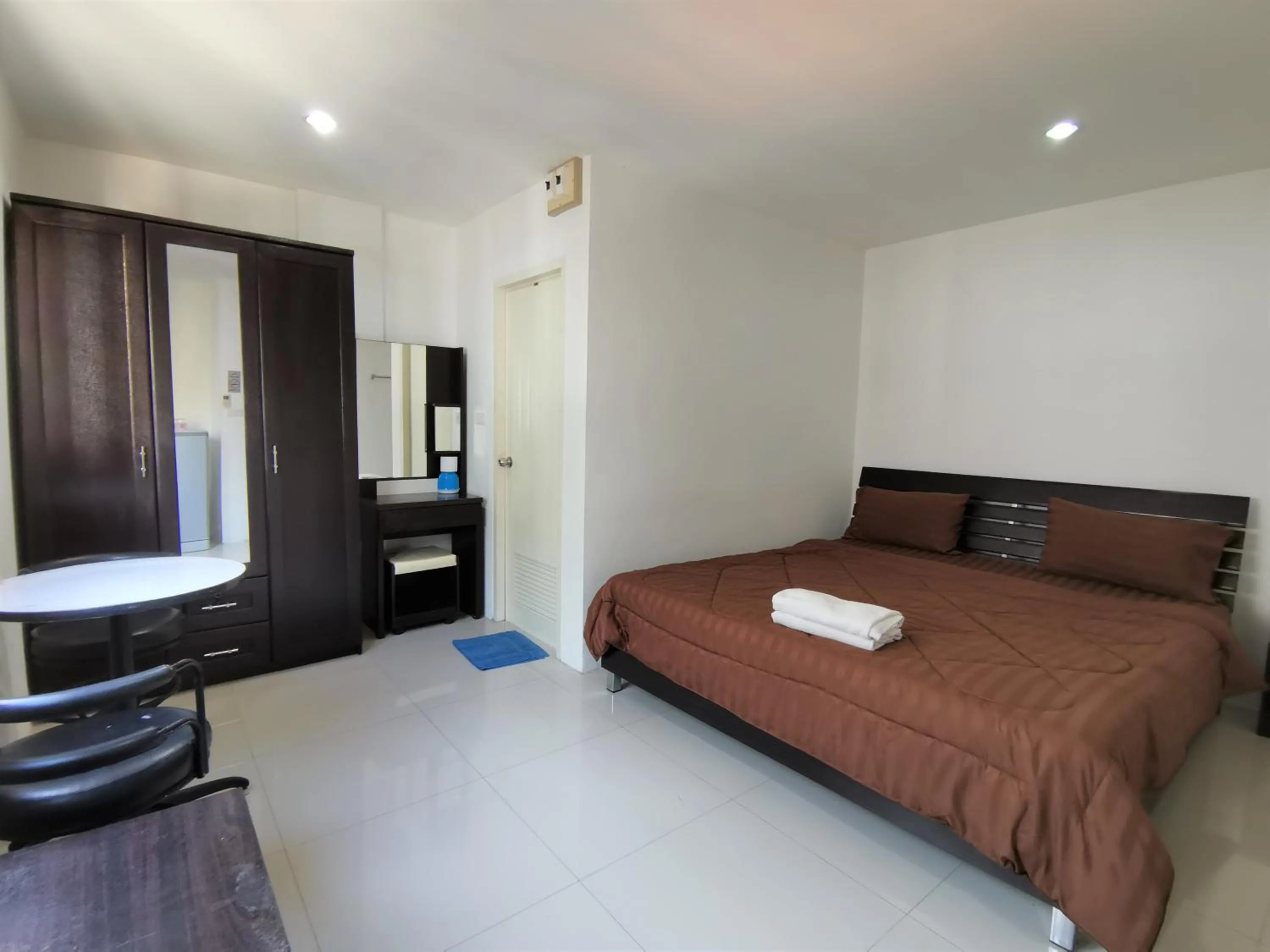 Photo of the whole room, Bed in Sure Guesthouse