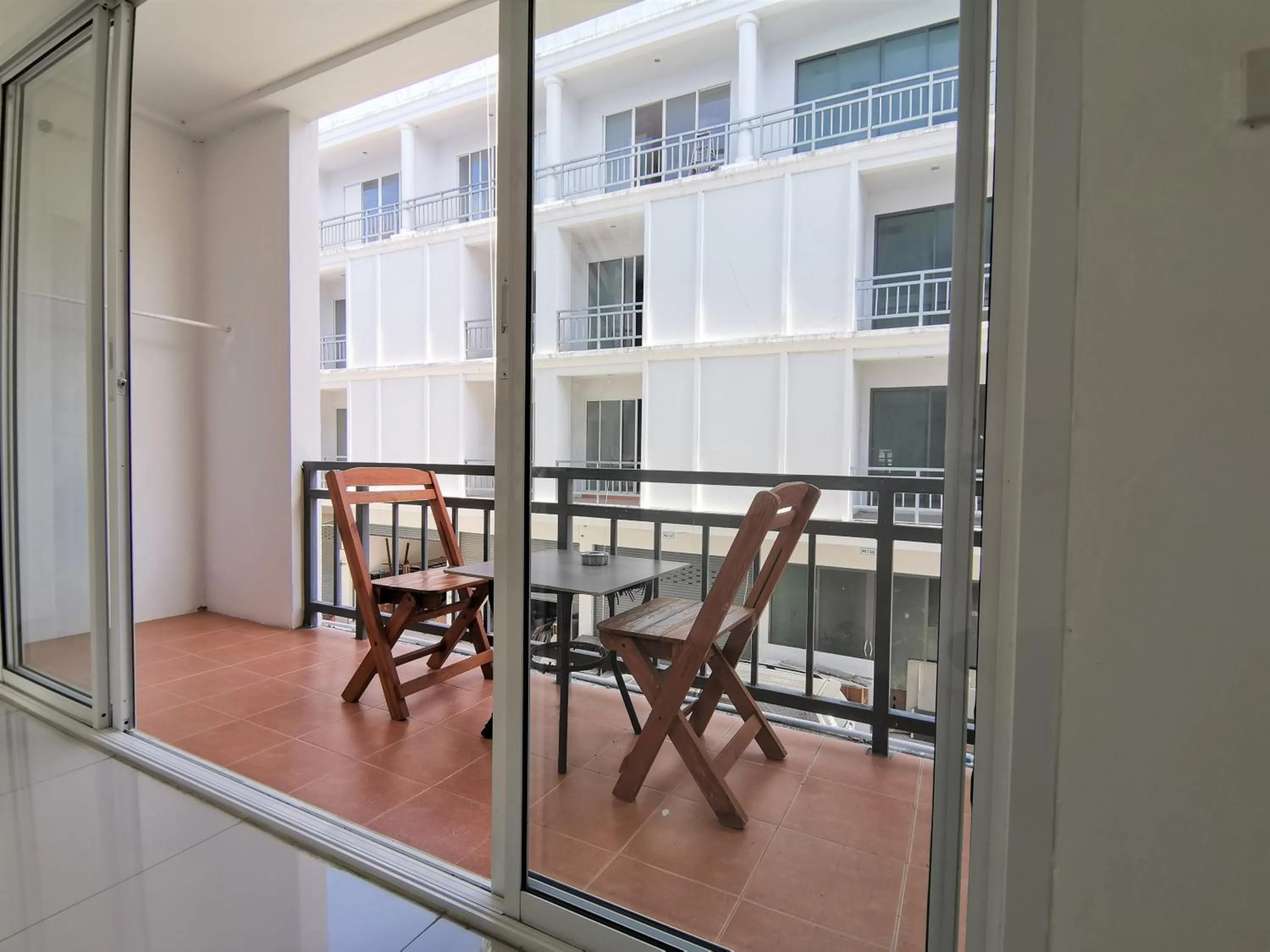 Photo of the whole room in Sure Guesthouse