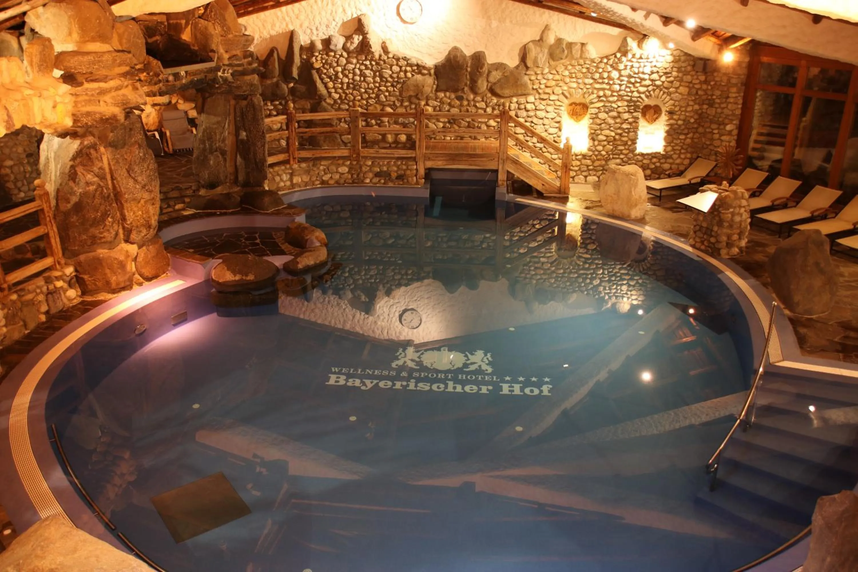 Swimming pool in Wellness Hotel Bayerischer Hof