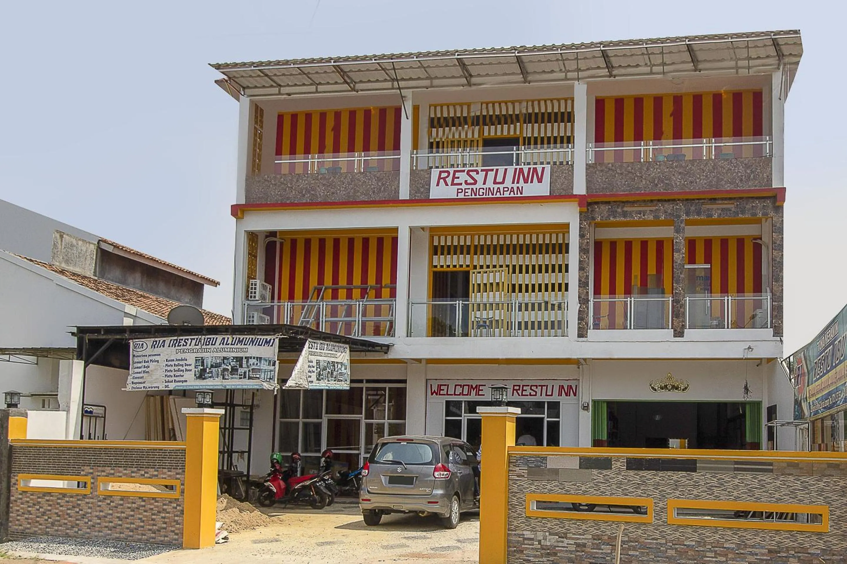 Facade/entrance in Restu Inn