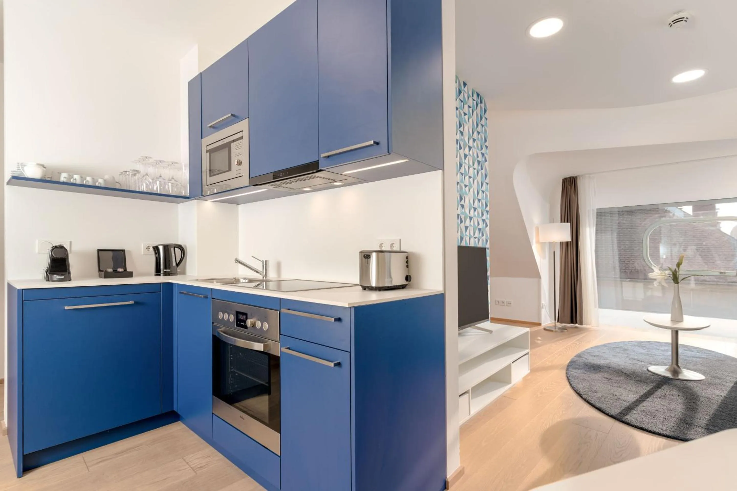 Coffee/tea facilities in Limehome Graz - Argos by Zaha Hadid