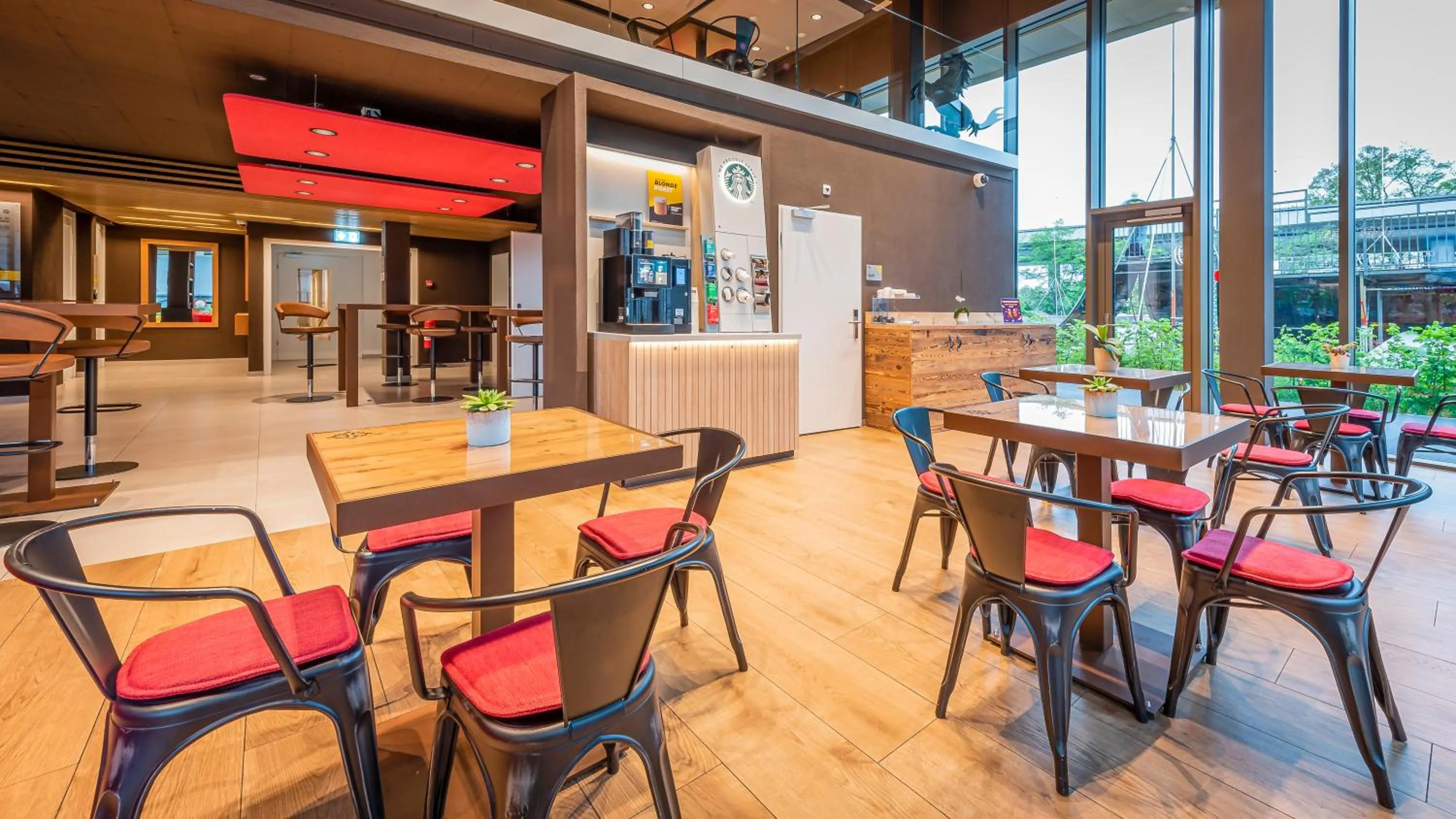 Coffee/tea facilities in Los Lorentes Hotel Bern City