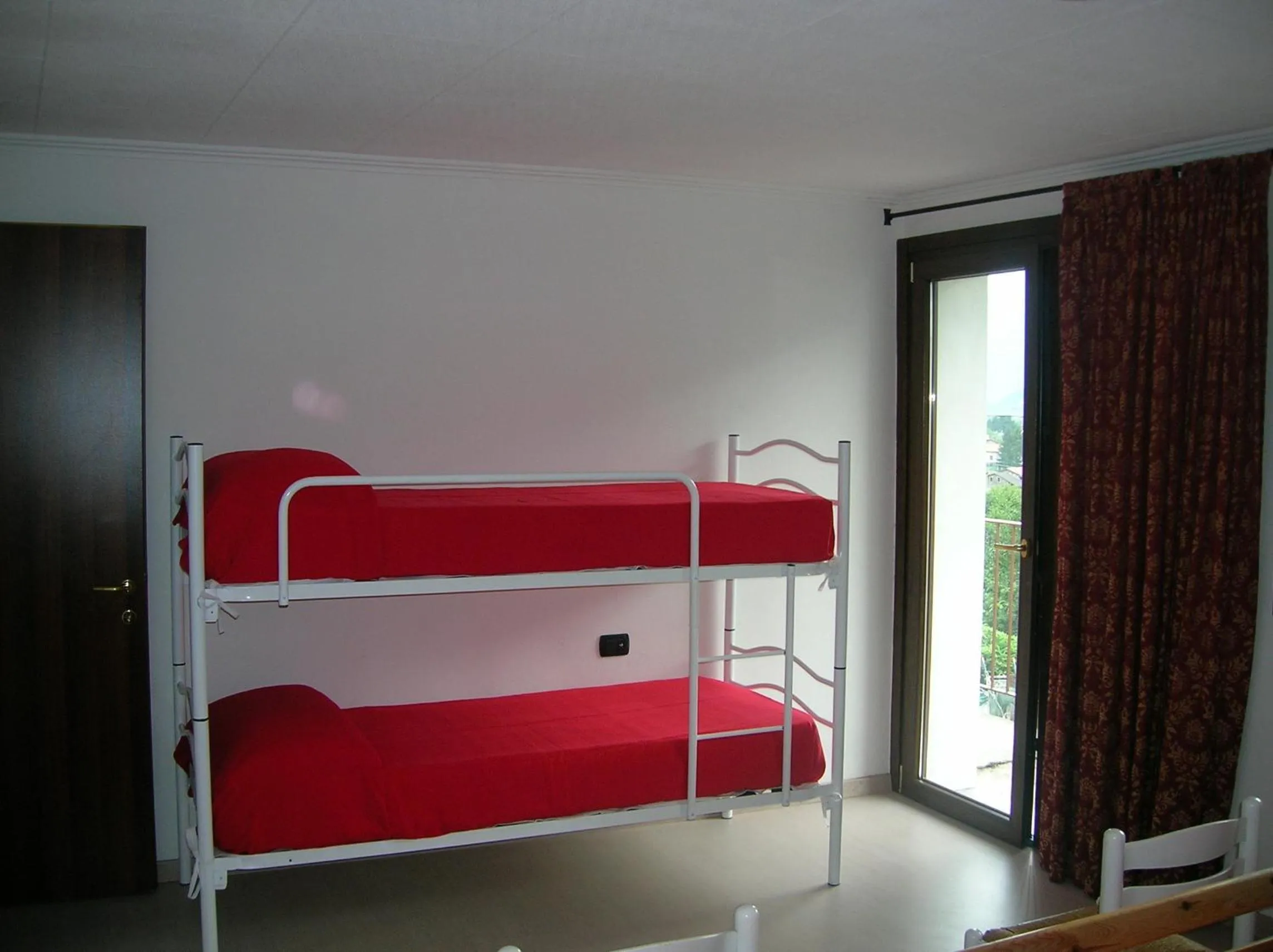 bunk bed, Bed in Al Carotin