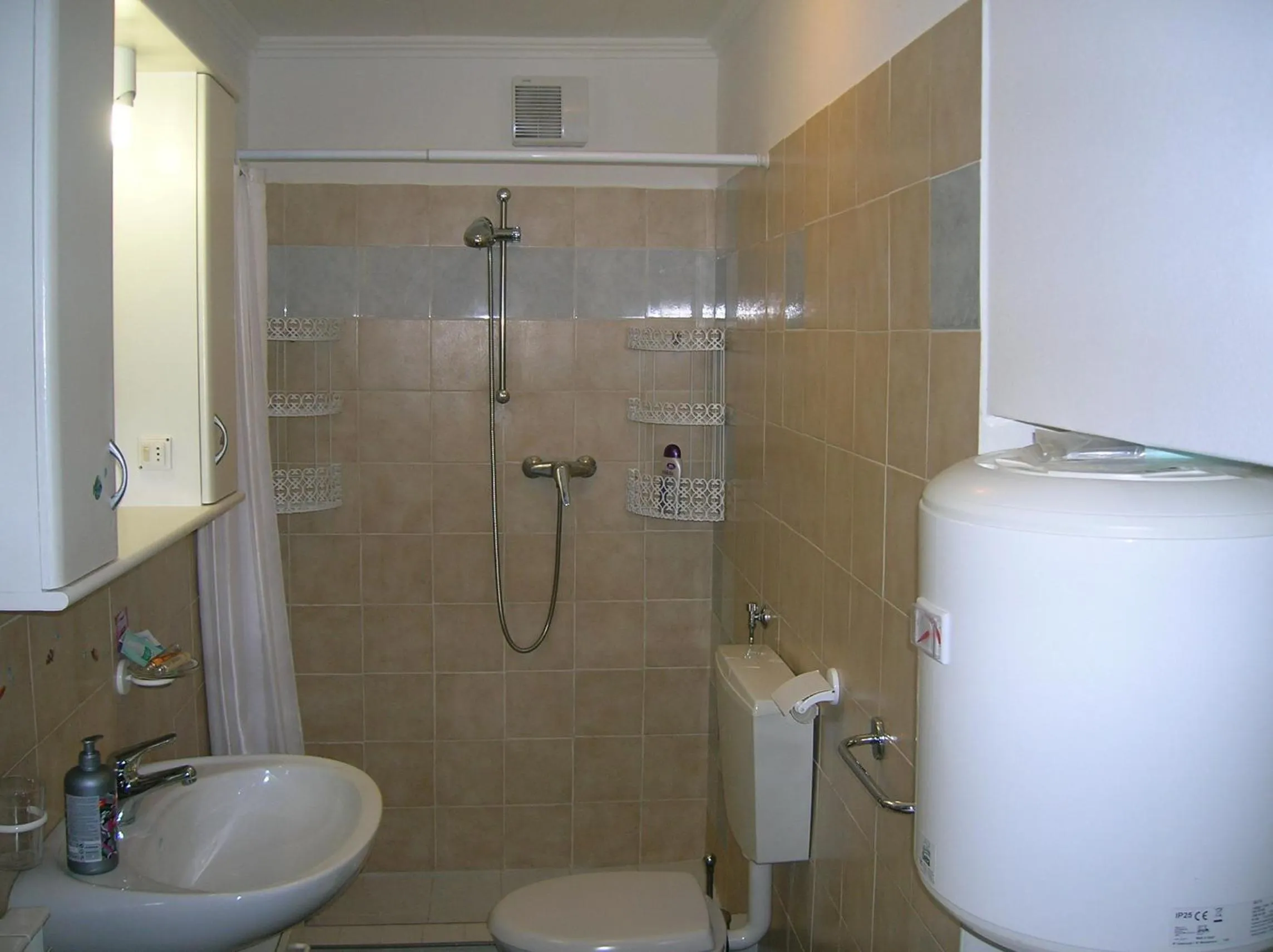 Bathroom in Al Carotin