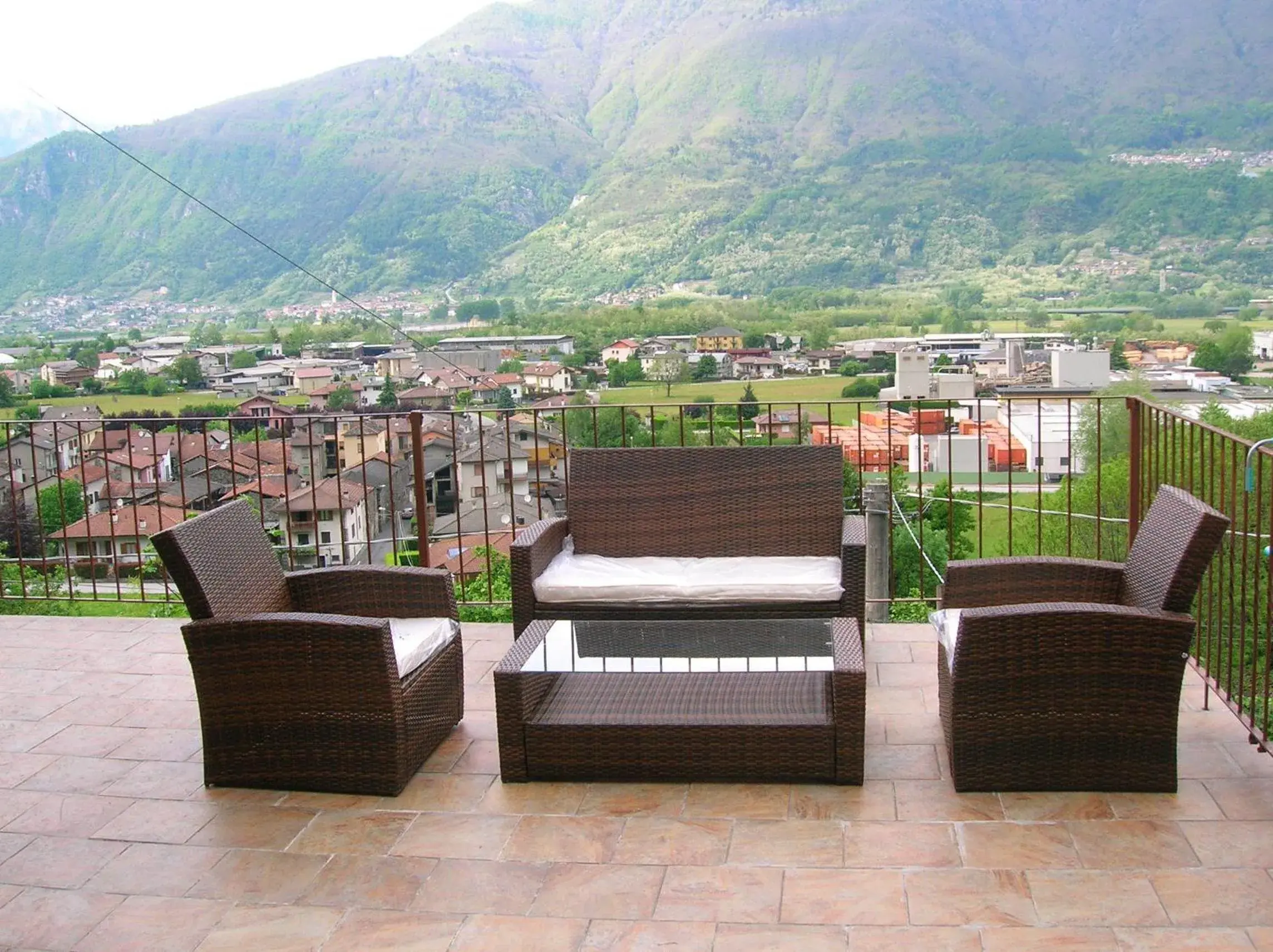 One-Bedroom Apartment in Al Carotin One-Bedroom Apartment in Al Carotin