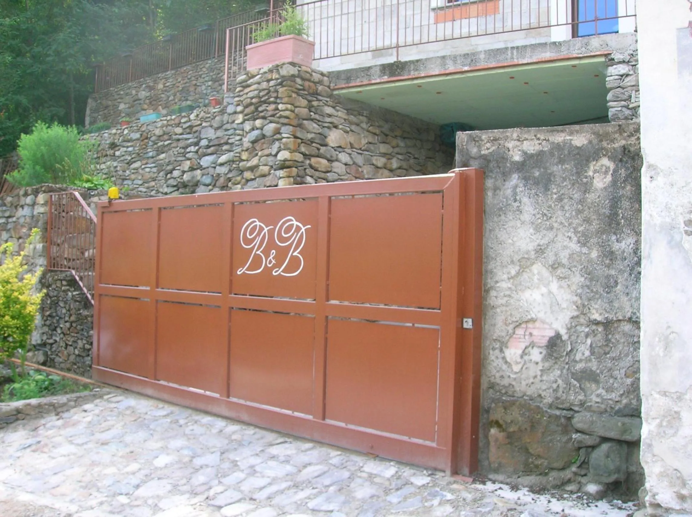 Property building in Al Carotin