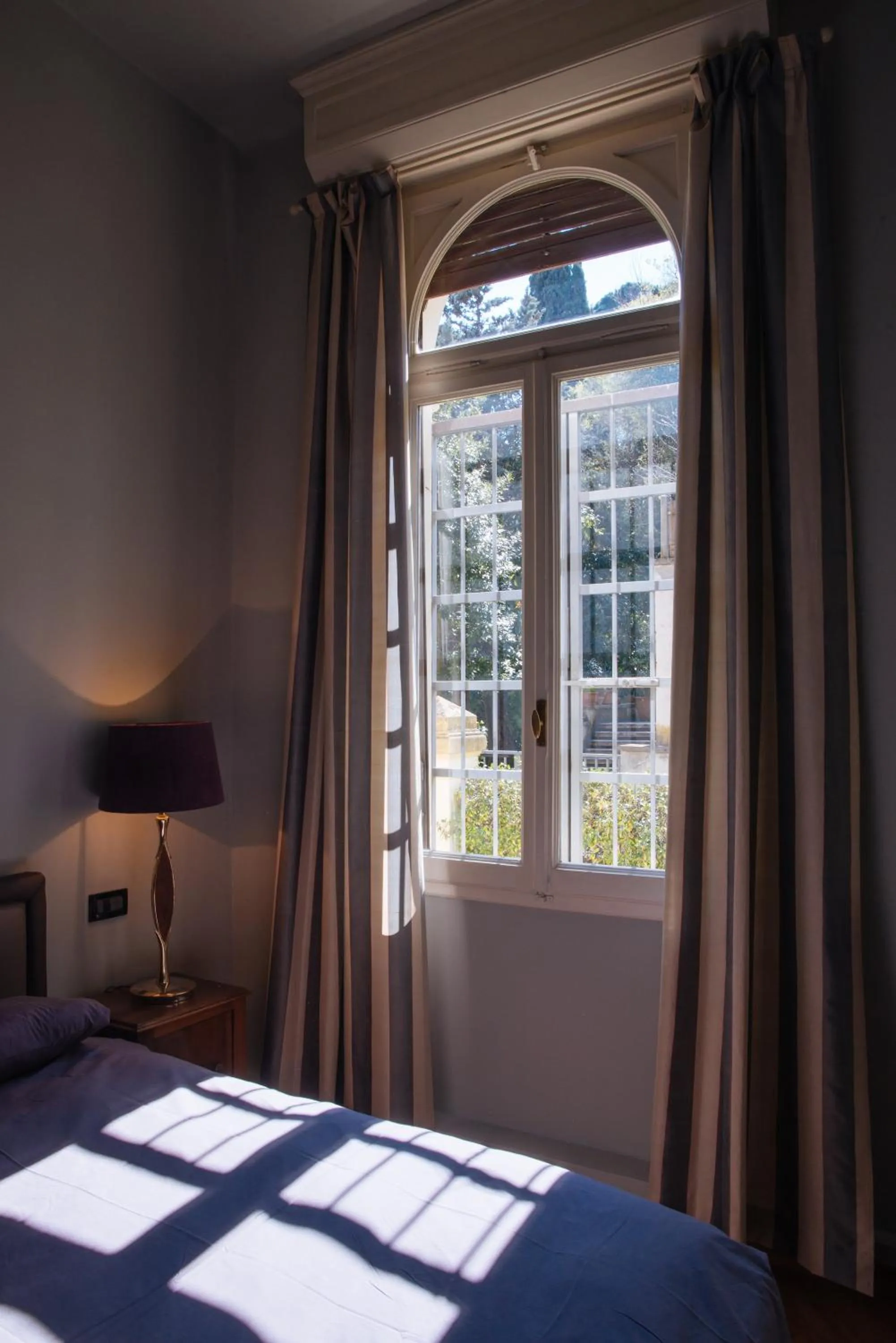 Bed in Ai tre cedri B&B