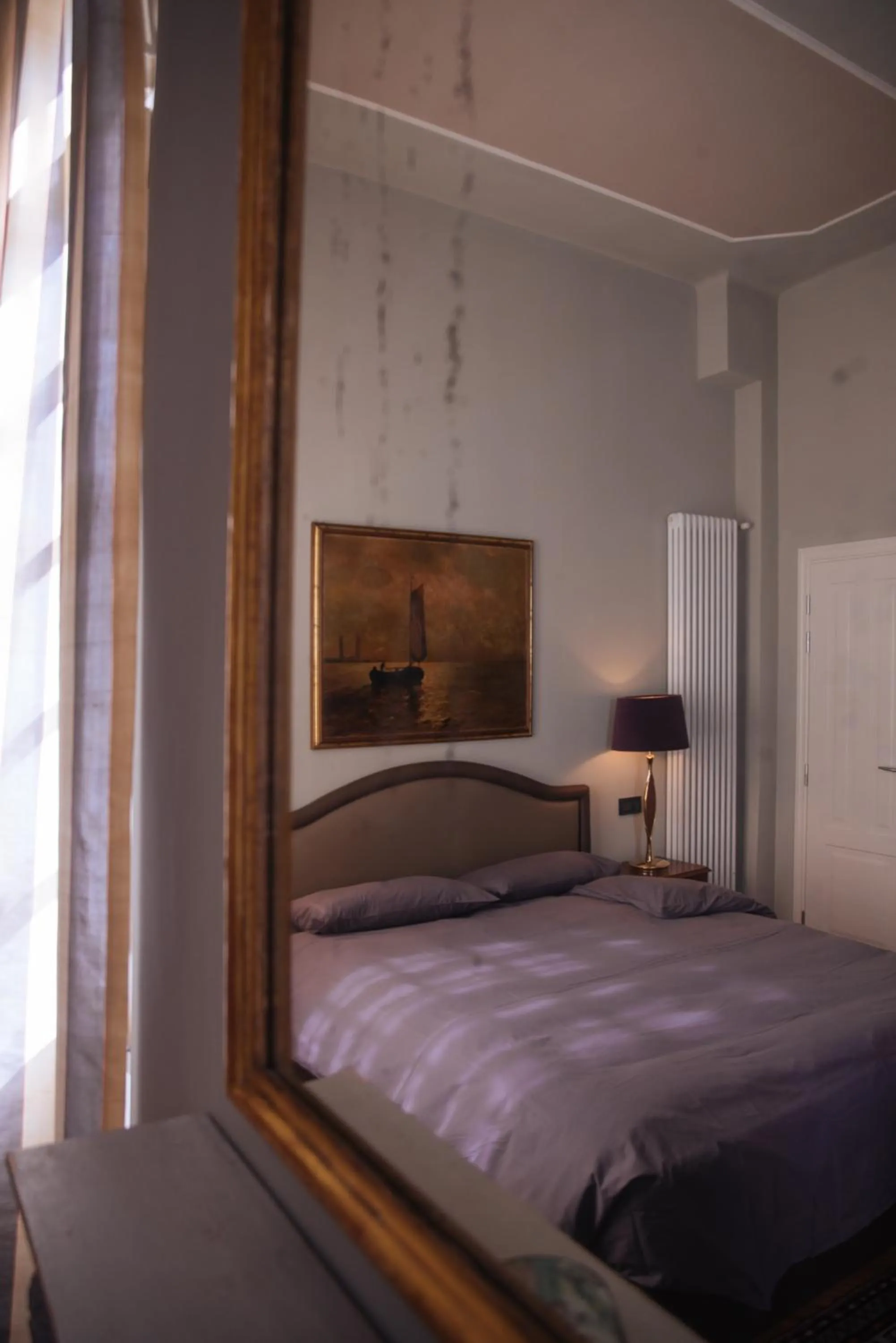 Decorative detail, Bed in Ai tre cedri B&B