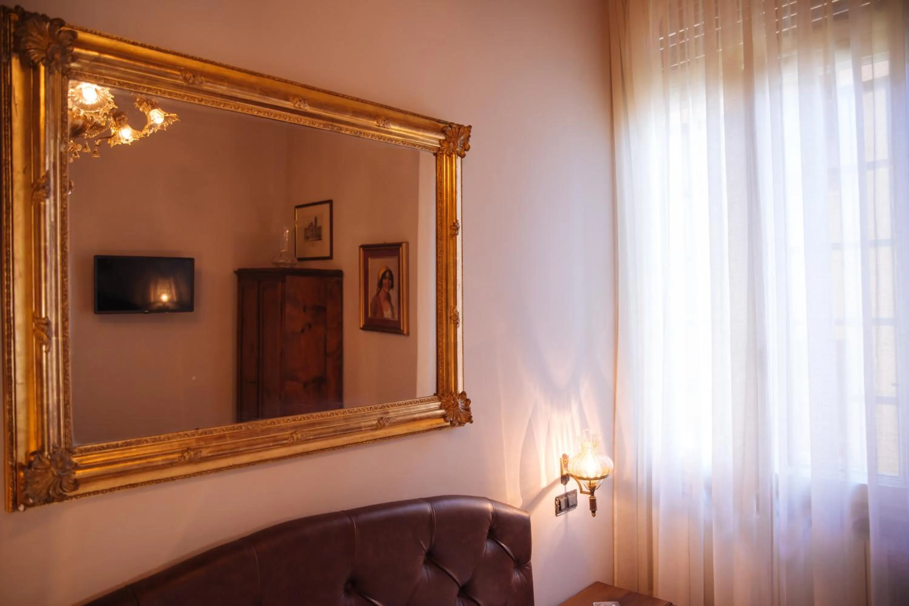 Decorative detail in Ai tre cedri B&B