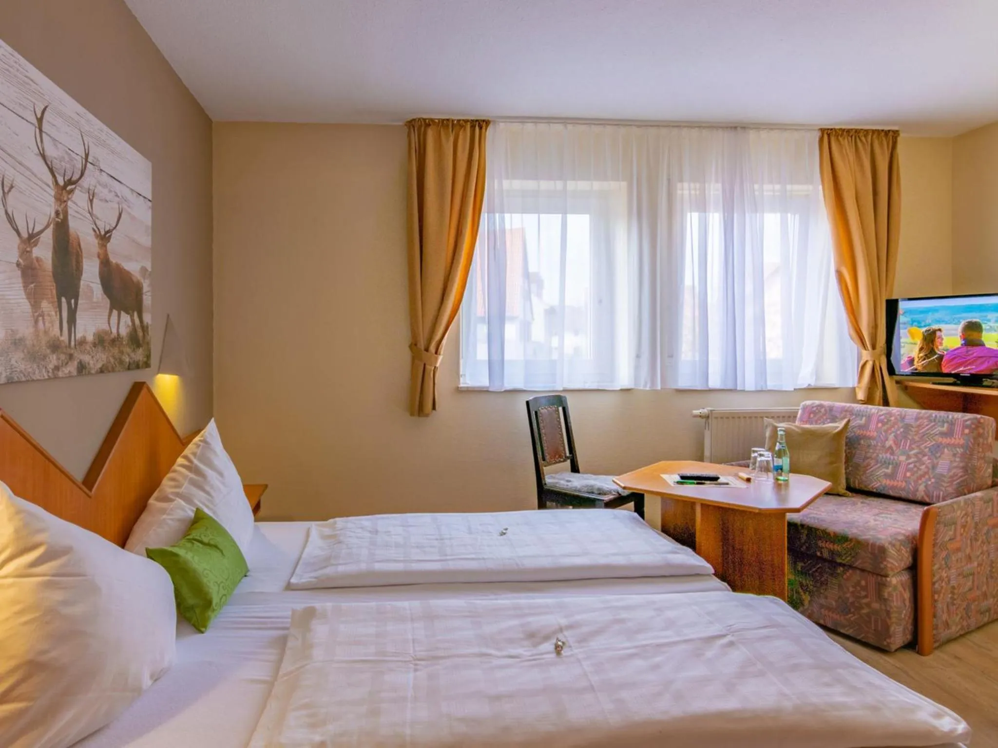 Bed in Gasthaus & Hotel Drei Lilien