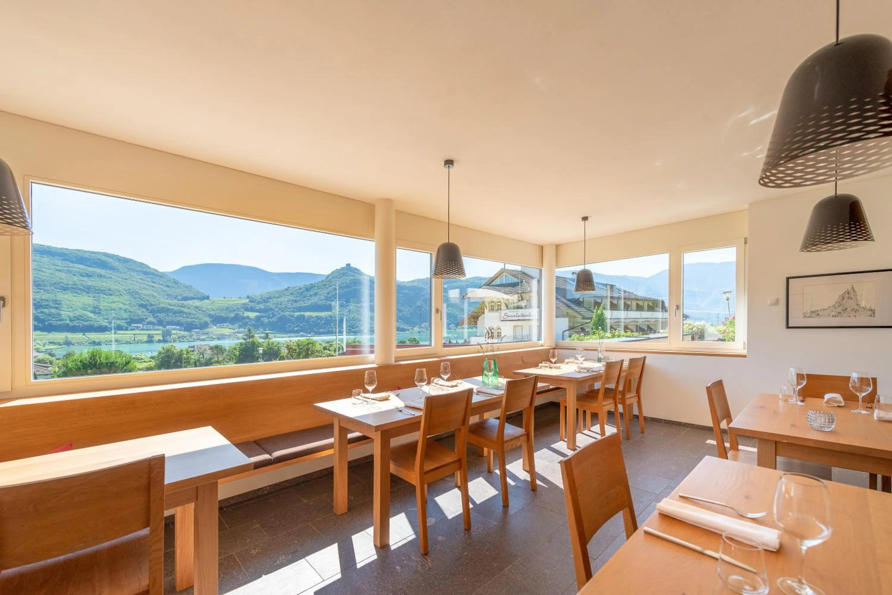 Restaurant/places to eat in Rösslhof