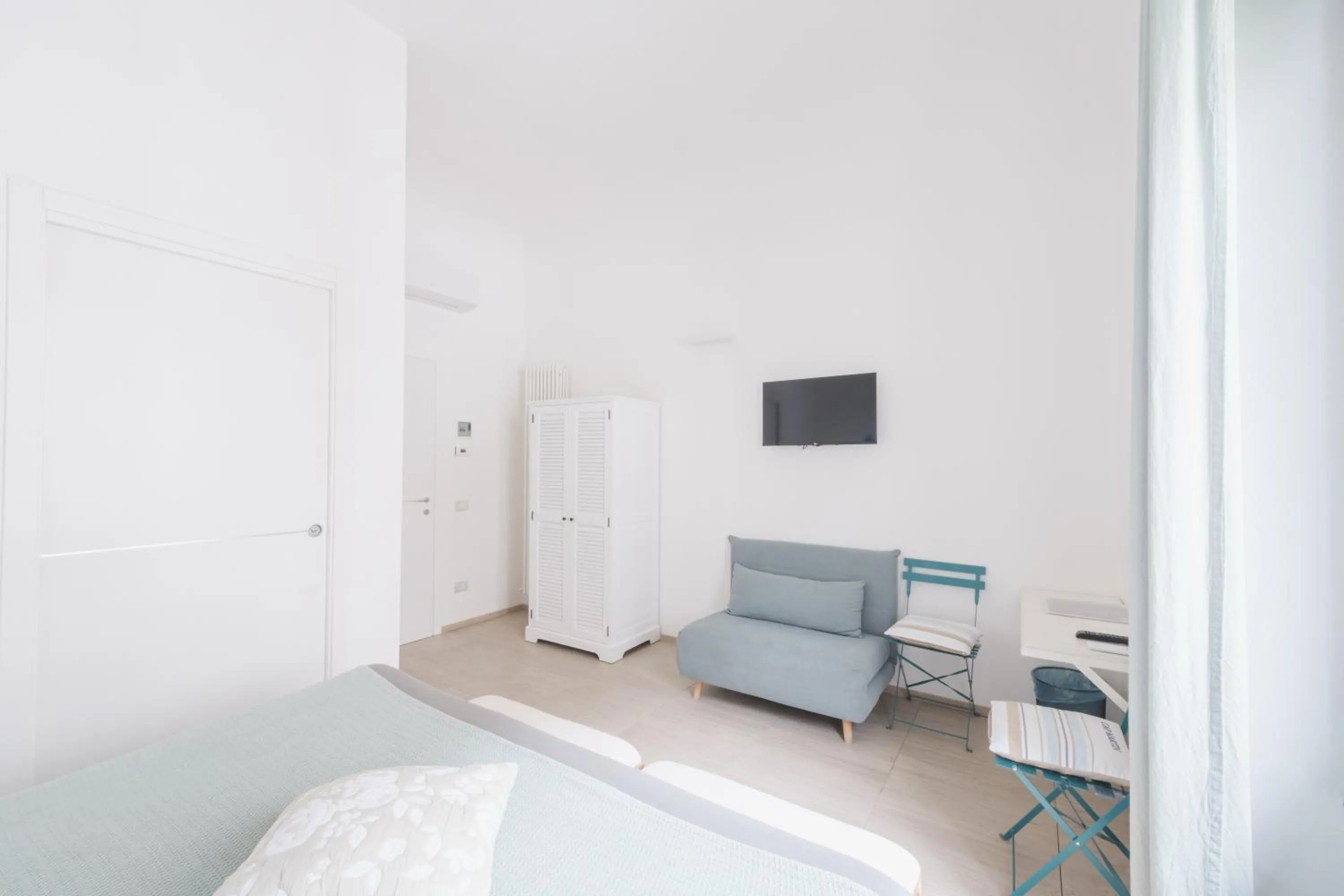 Bedroom, Bed in Central Savona