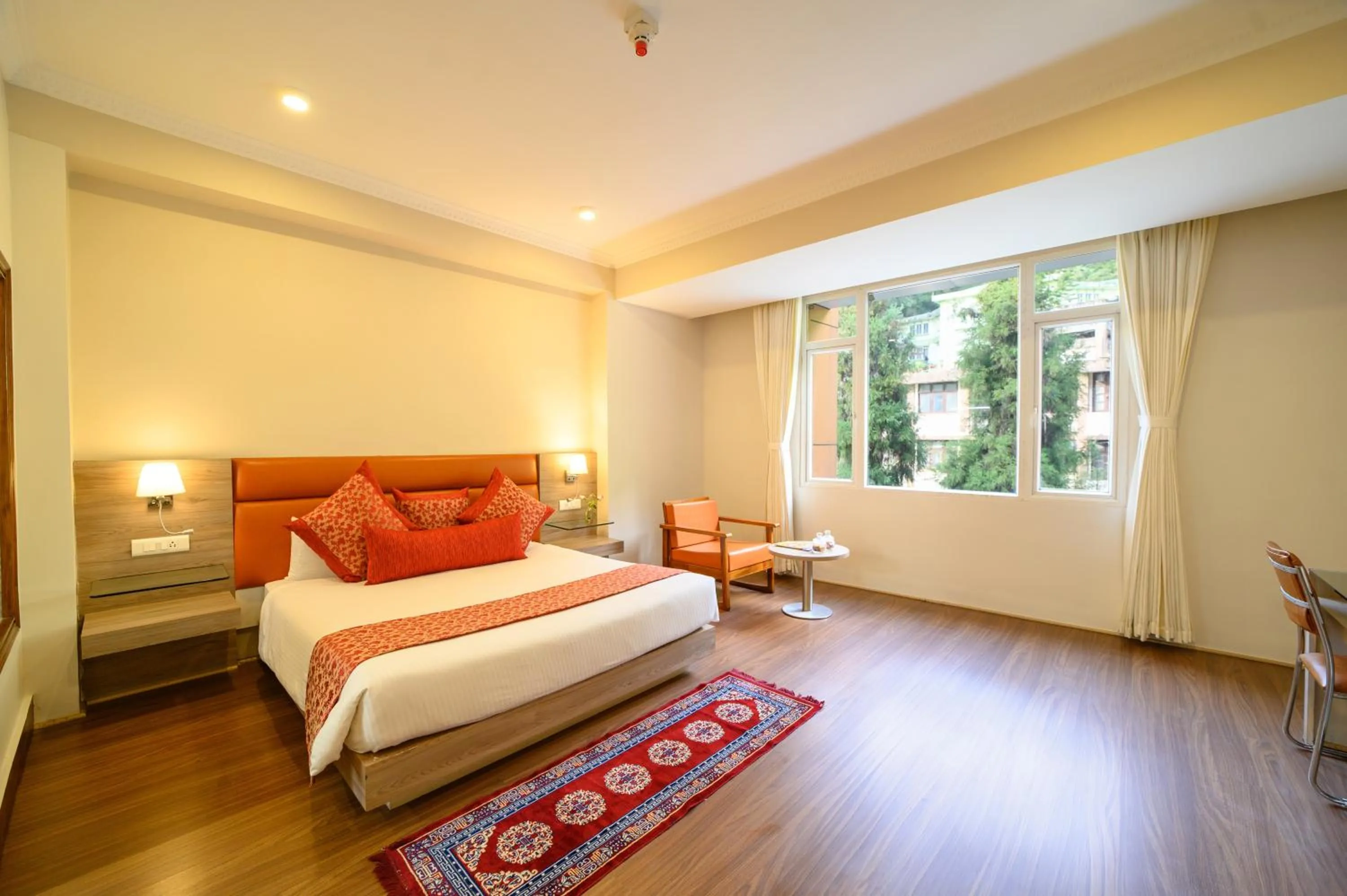 Bedroom, Bed in Sinclairs Gangtok