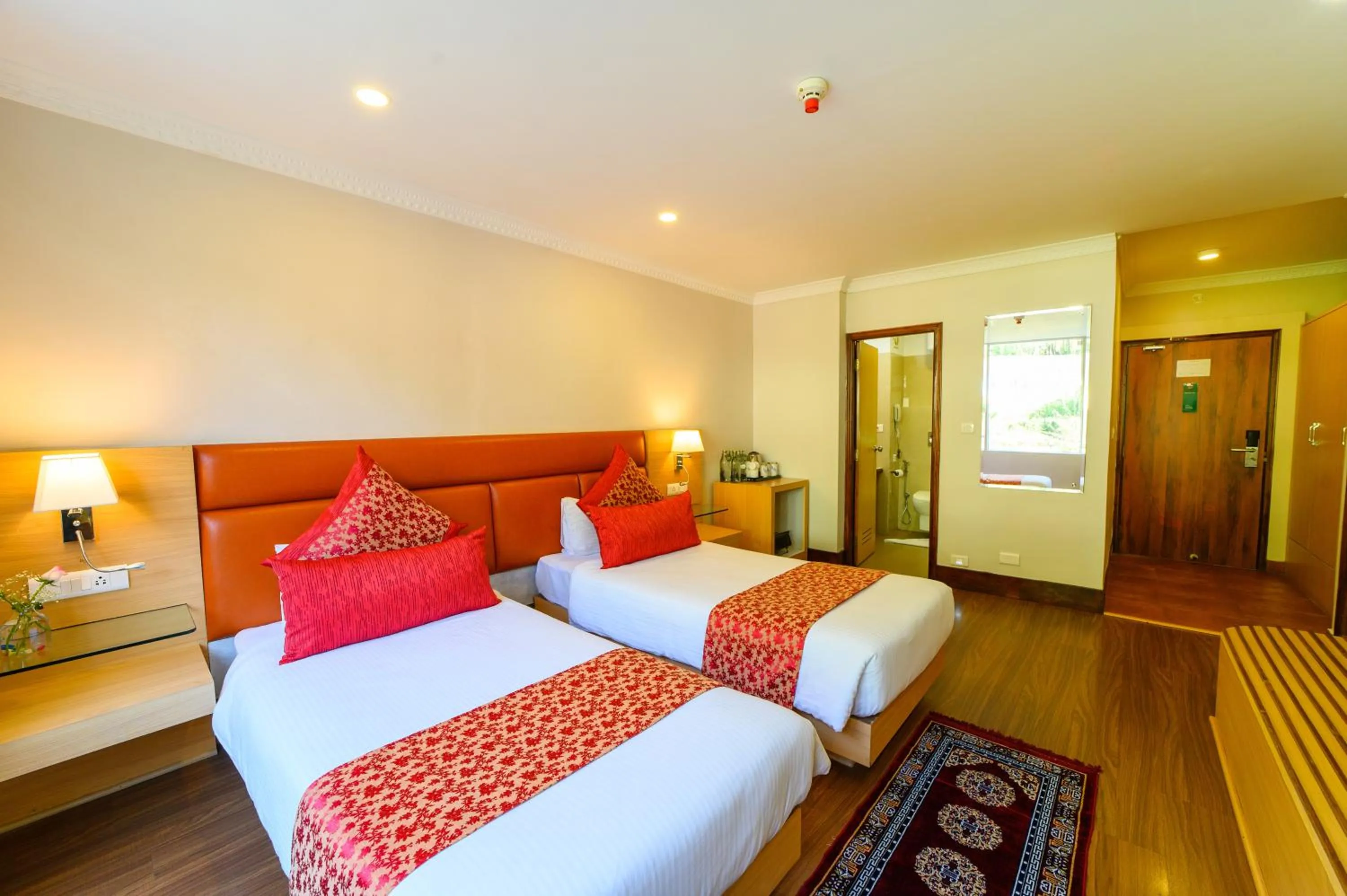 Photo of the whole room, Bed in Sinclairs Gangtok