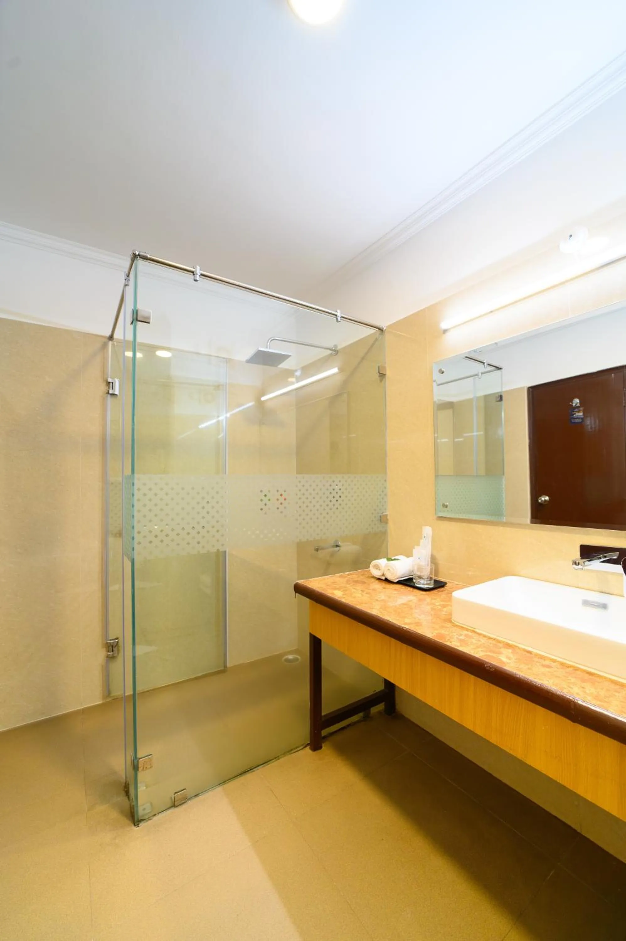 Shower in Sinclairs Gangtok