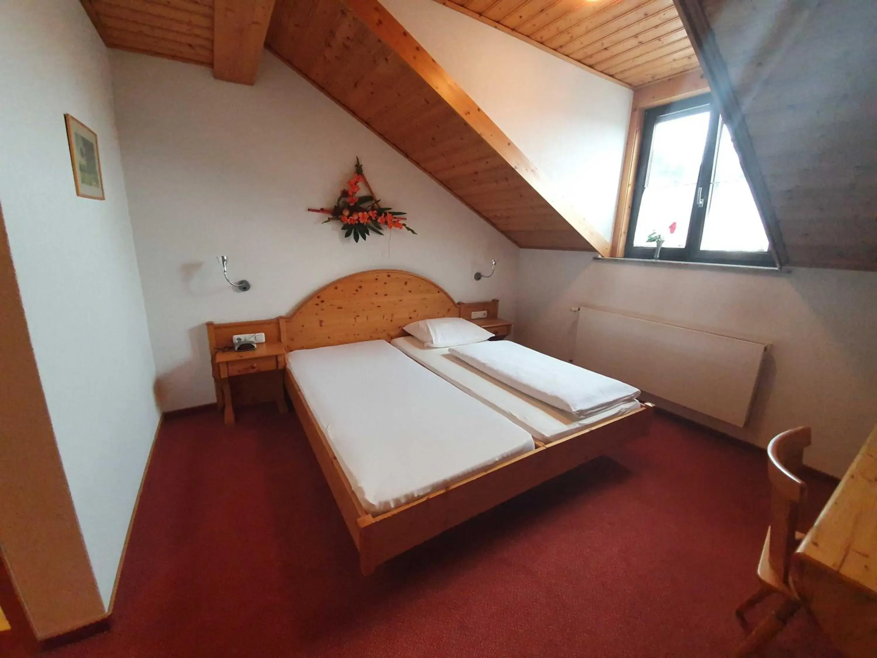 Triple Room with Balcony in Landgasthof Brunnenwirt Zum Meenzer Triple Room with Balcony in Landgasthof Brunnenwirt Zum Meenzer