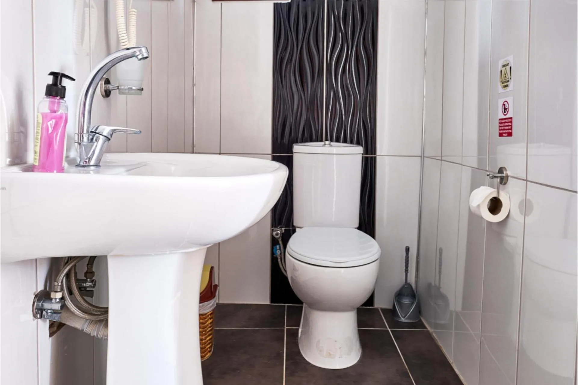 Toilet in CARETTA PANSİYOn