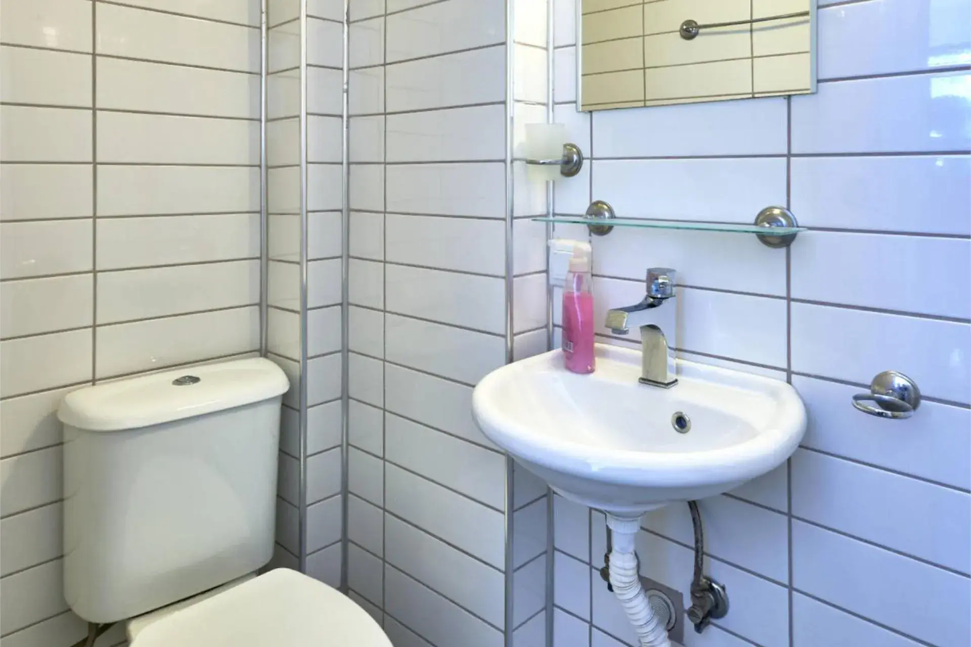 Double Room with Balcony in CARETTA PANSİYOn Double Room with Balcony in CARETTA PANSİYOn