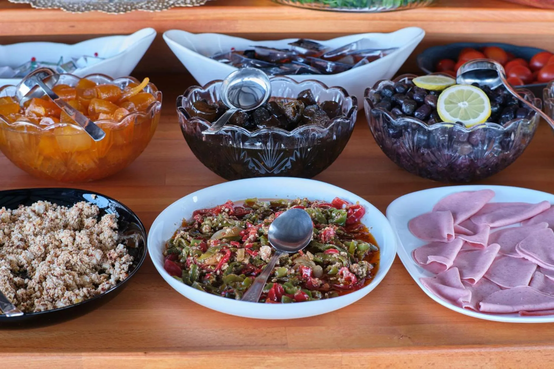 Buffet breakfast in CARETTA PANSİYOn