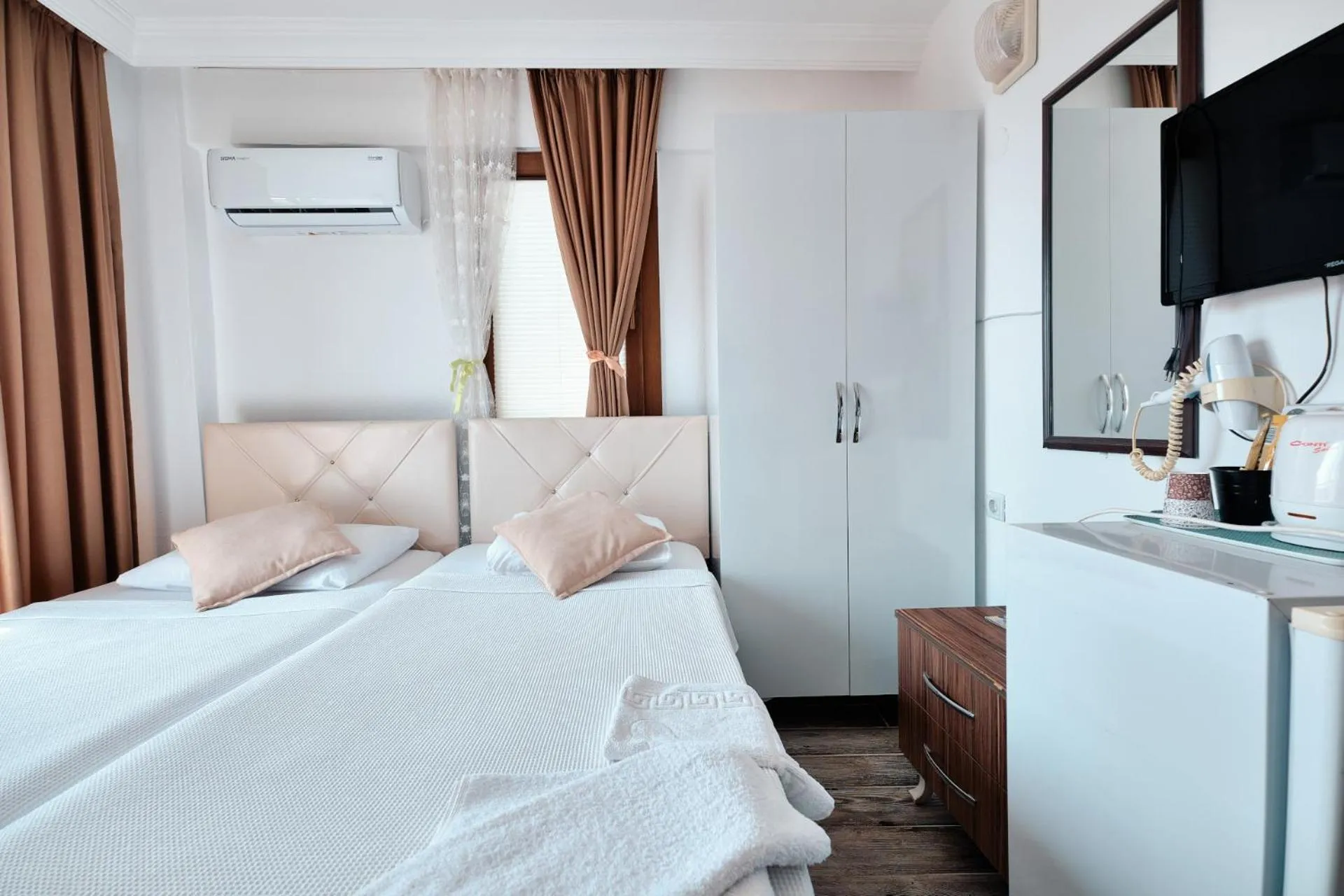 Bed in CARETTA PANSİYOn