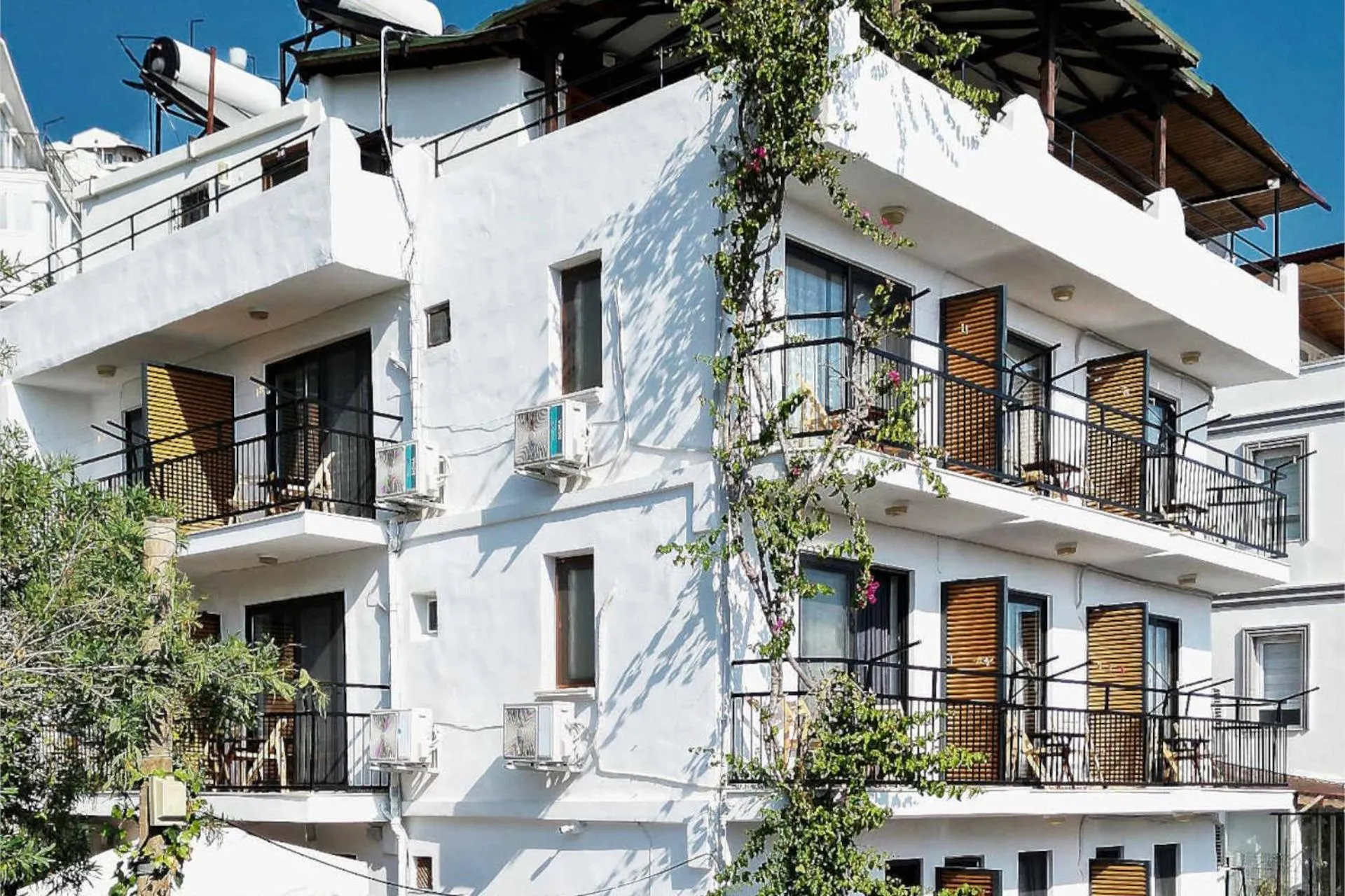Property building in CARETTA PANSİYOn