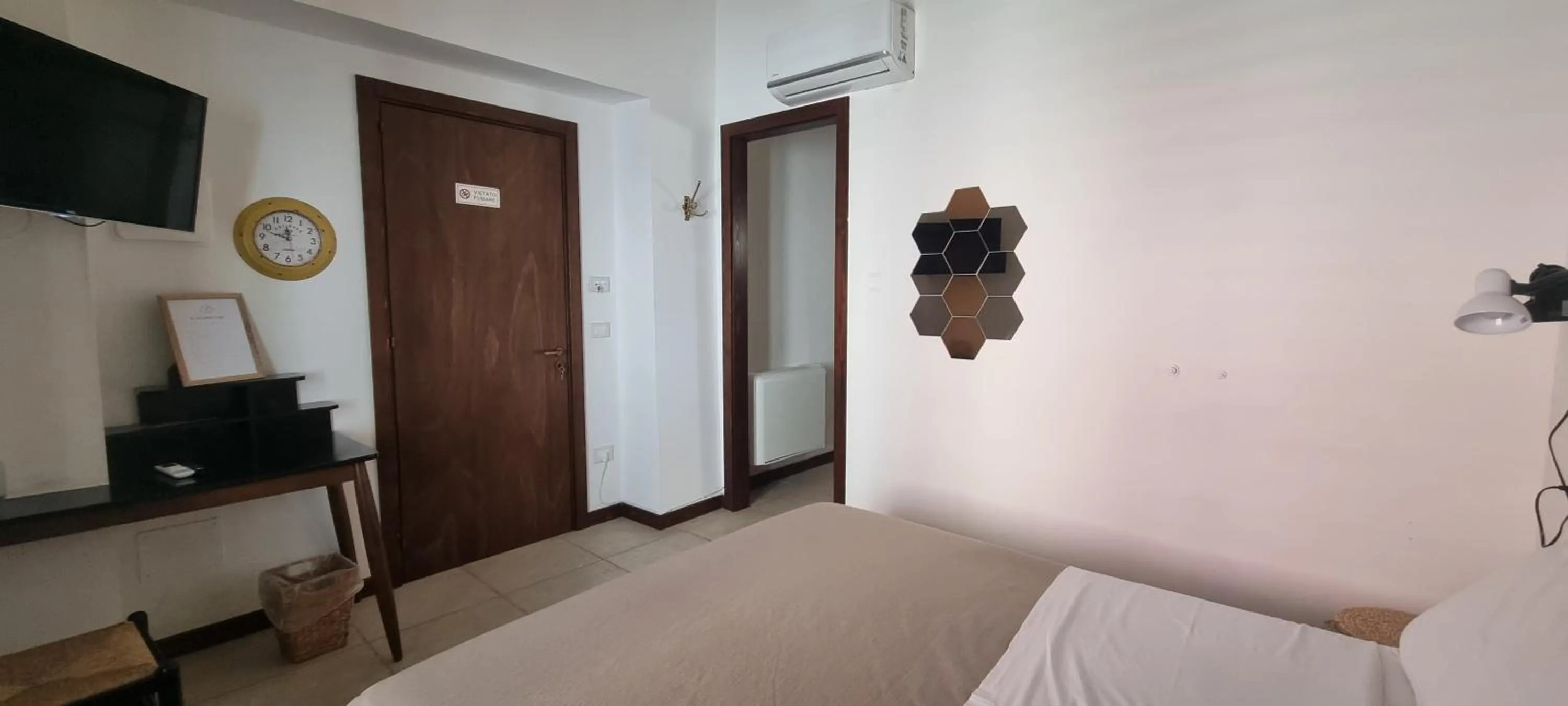 Photo of the whole room in B&B VIA NAPOLI LEVERANO