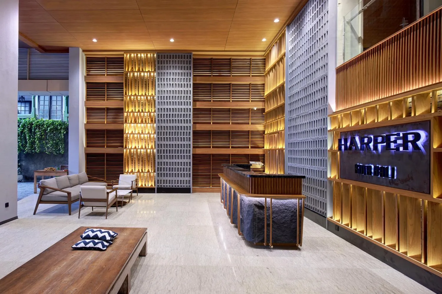 Lobby or reception in Harper Kuta Hotel by ASTON