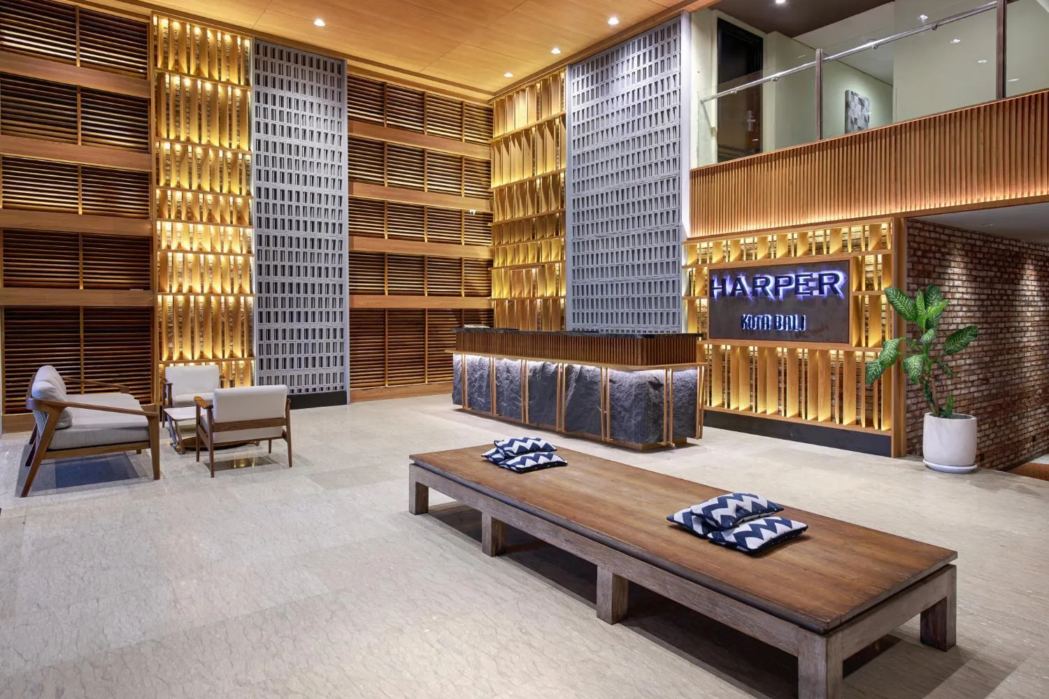 Lobby or reception in Harper Kuta Hotel by ASTON