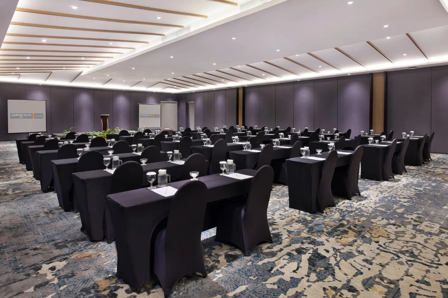 Meeting/conference room in Harper Kuta Hotel by ASTON
