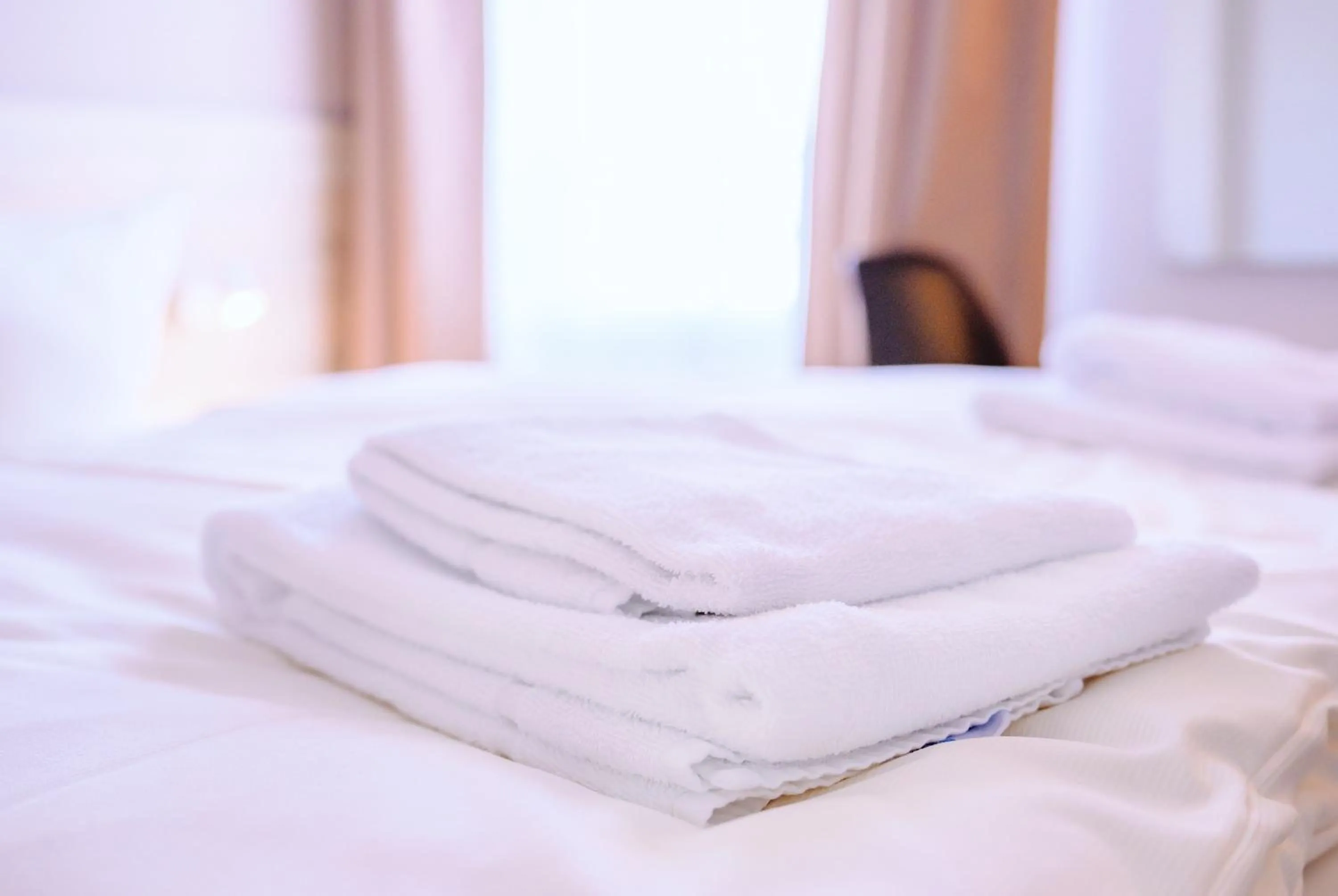 Bed in REGIOHOTEL Leipzig West - #Frühstücksbuffet #TopPreisLeistung #FreeParking #Wallbox