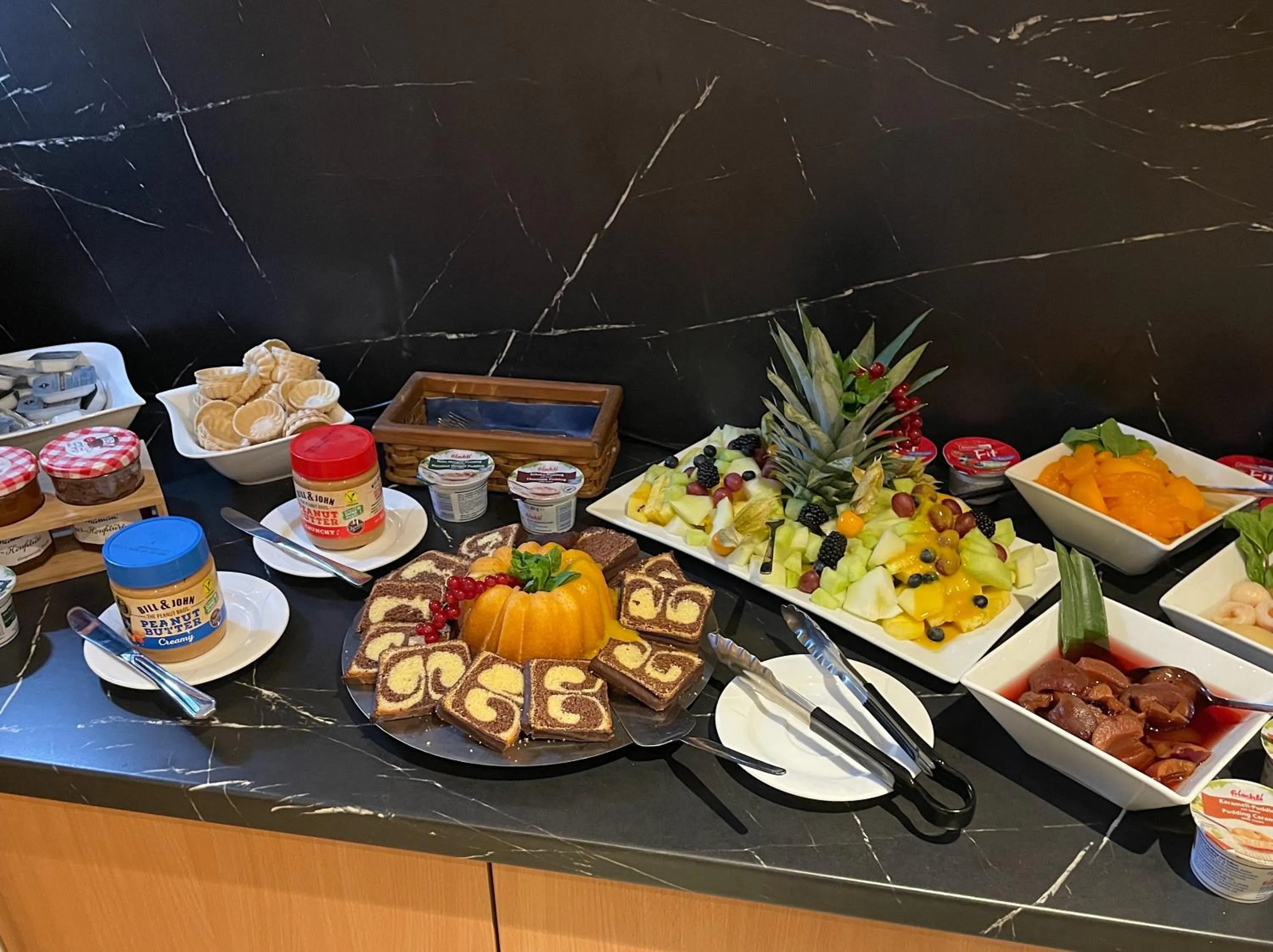 Breakfast in REGIOHOTEL Leipzig West - #Frühstücksbuffet #TopPreisLeistung #FreeParking #Wallbox