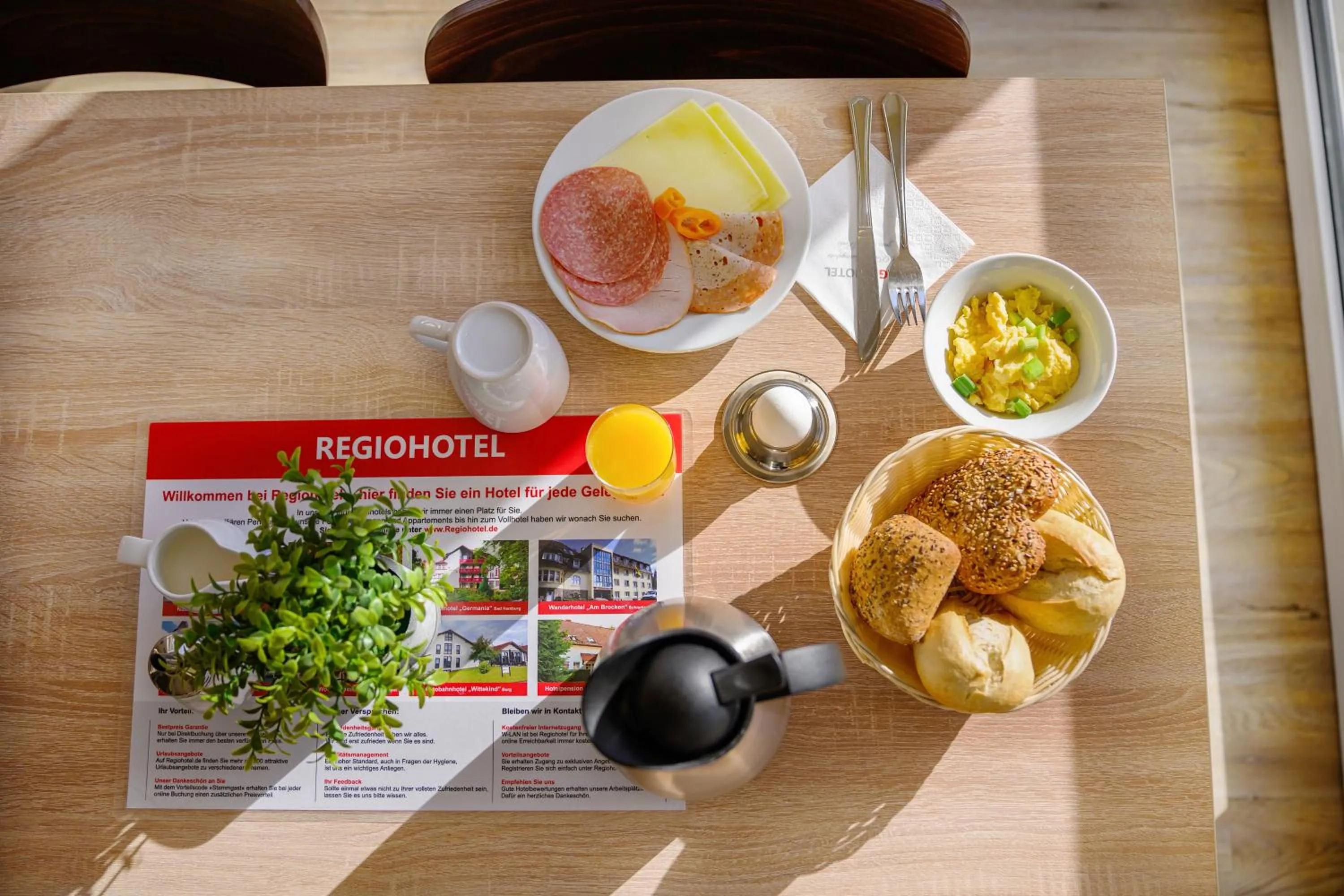 Breakfast in REGIOHOTEL Leipzig West - #Frühstücksbuffet #TopPreisLeistung #FreeParking #Wallbox