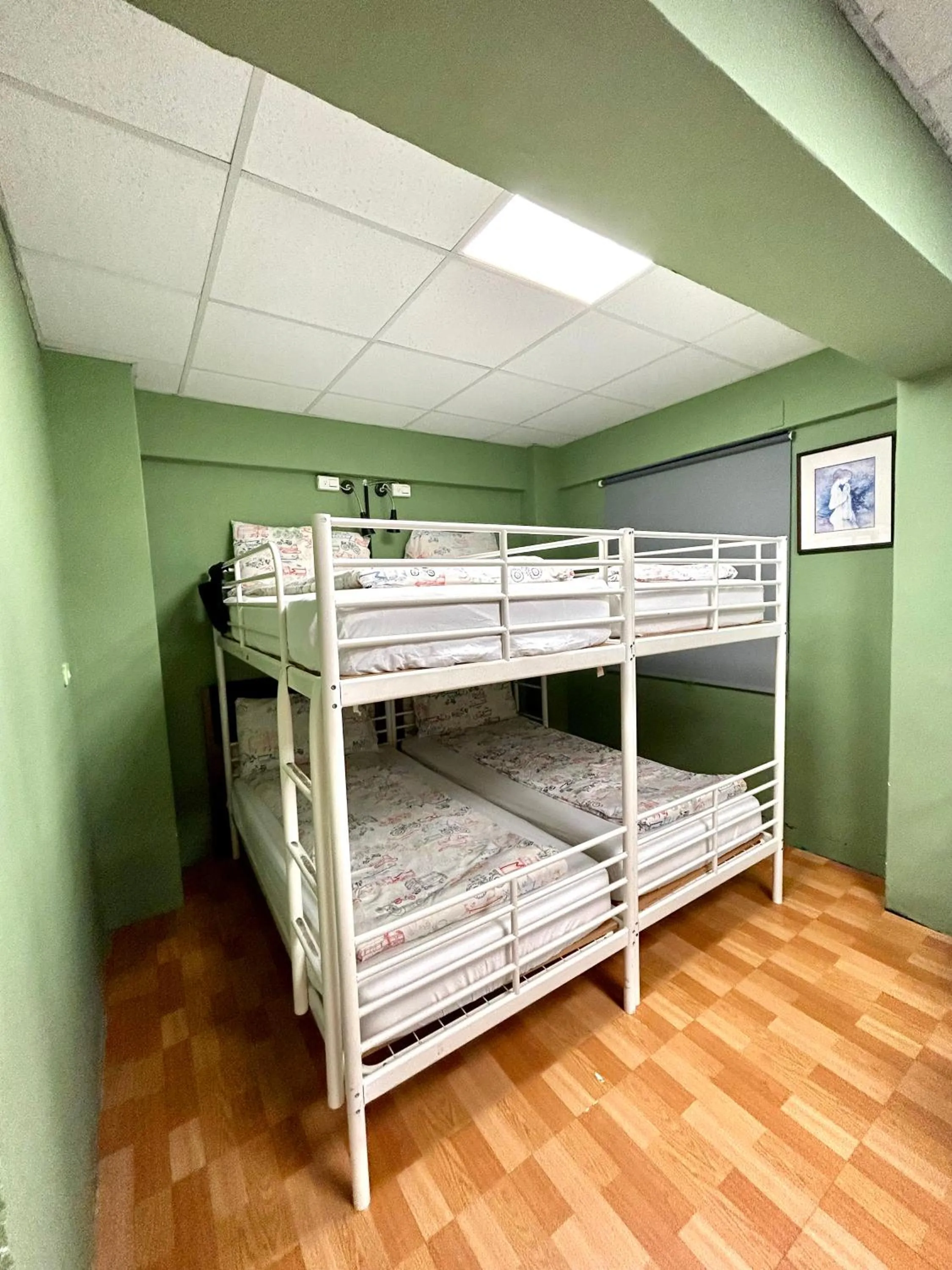 Photo of the whole room, Bed in Taipei Triple Tiger Inn