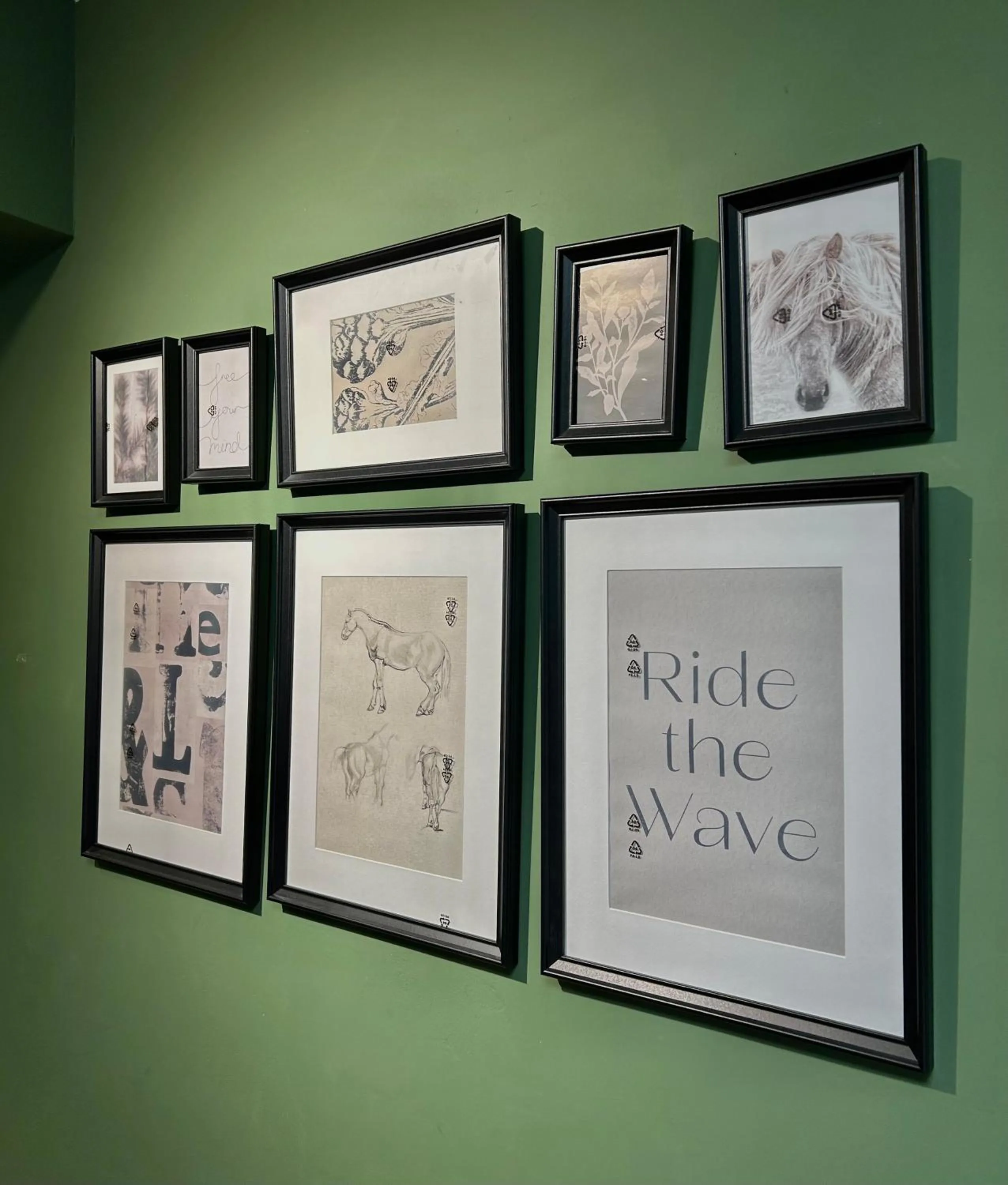 Photo of the whole room in Taipei Triple Tiger Inn