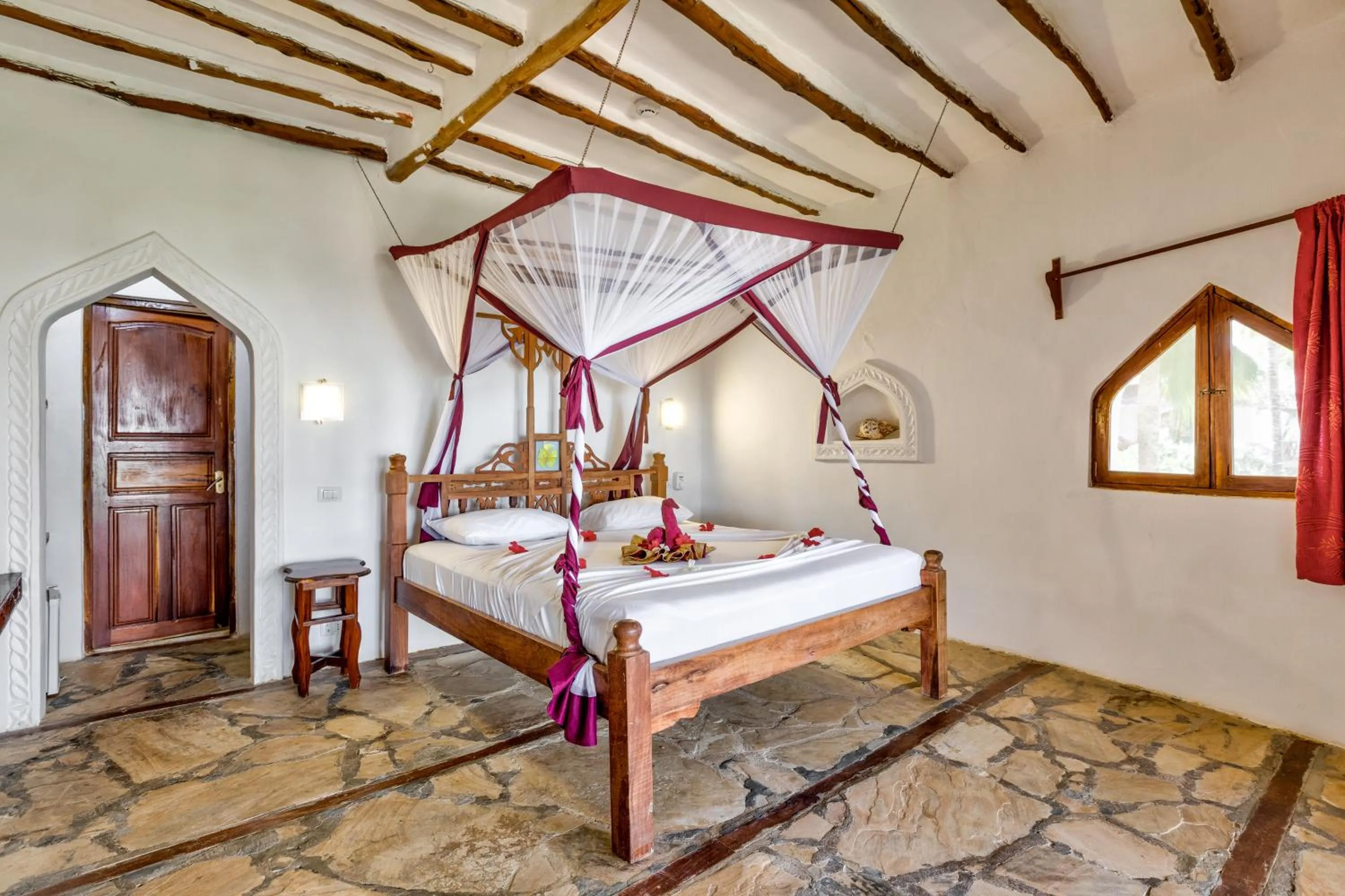 Bed in AHG Waridi Beach Resort & SPA