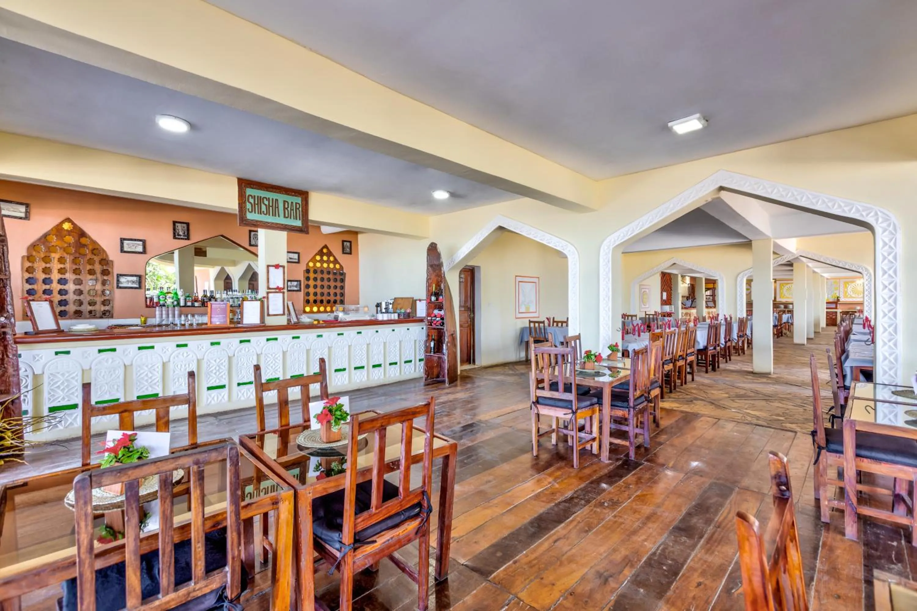 Restaurant/places to eat in AHG Waridi Beach Resort & SPA