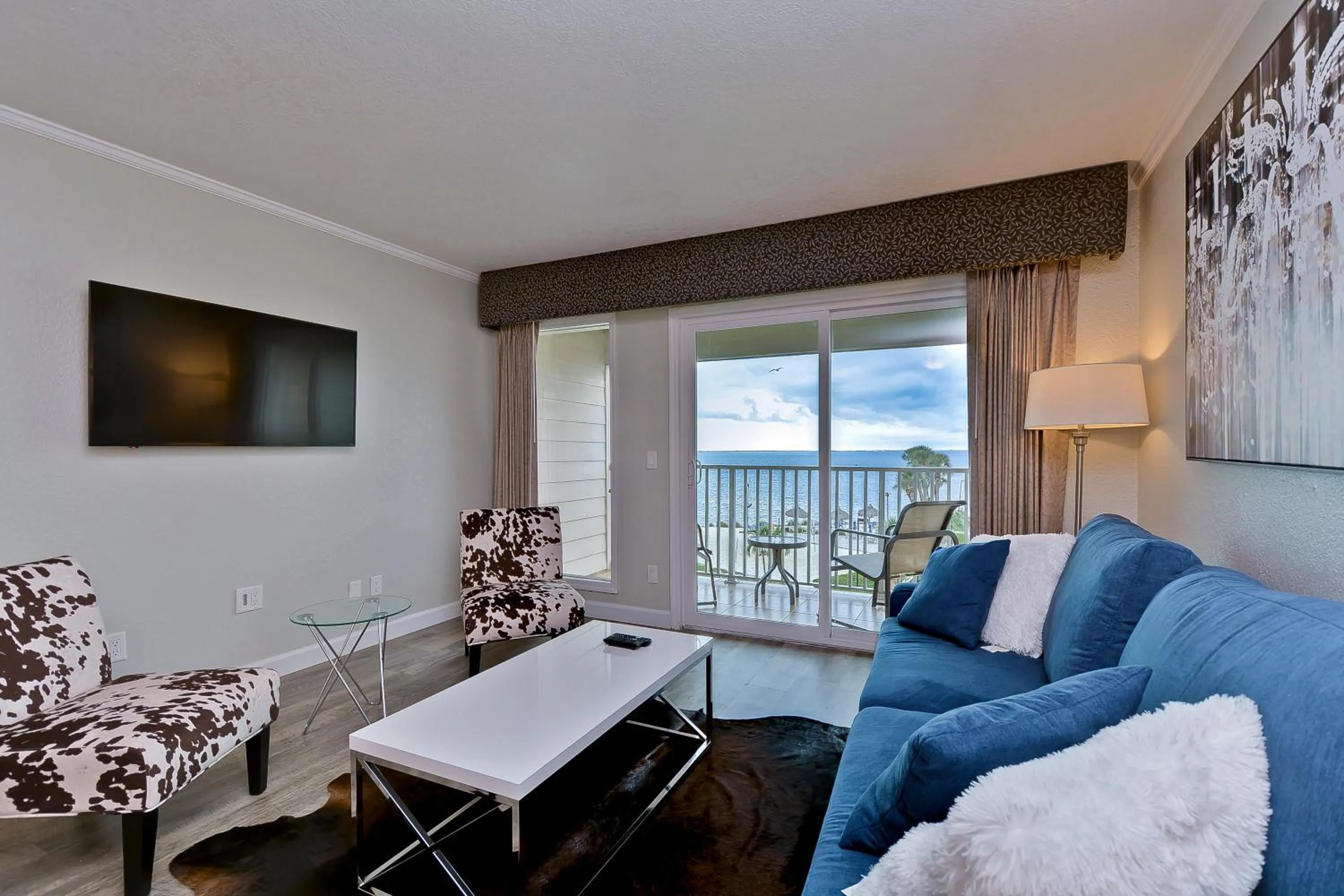 Sea view in 441-Waterfront, Amazing Views, WIFI, Pool and close to BUCS Stadium