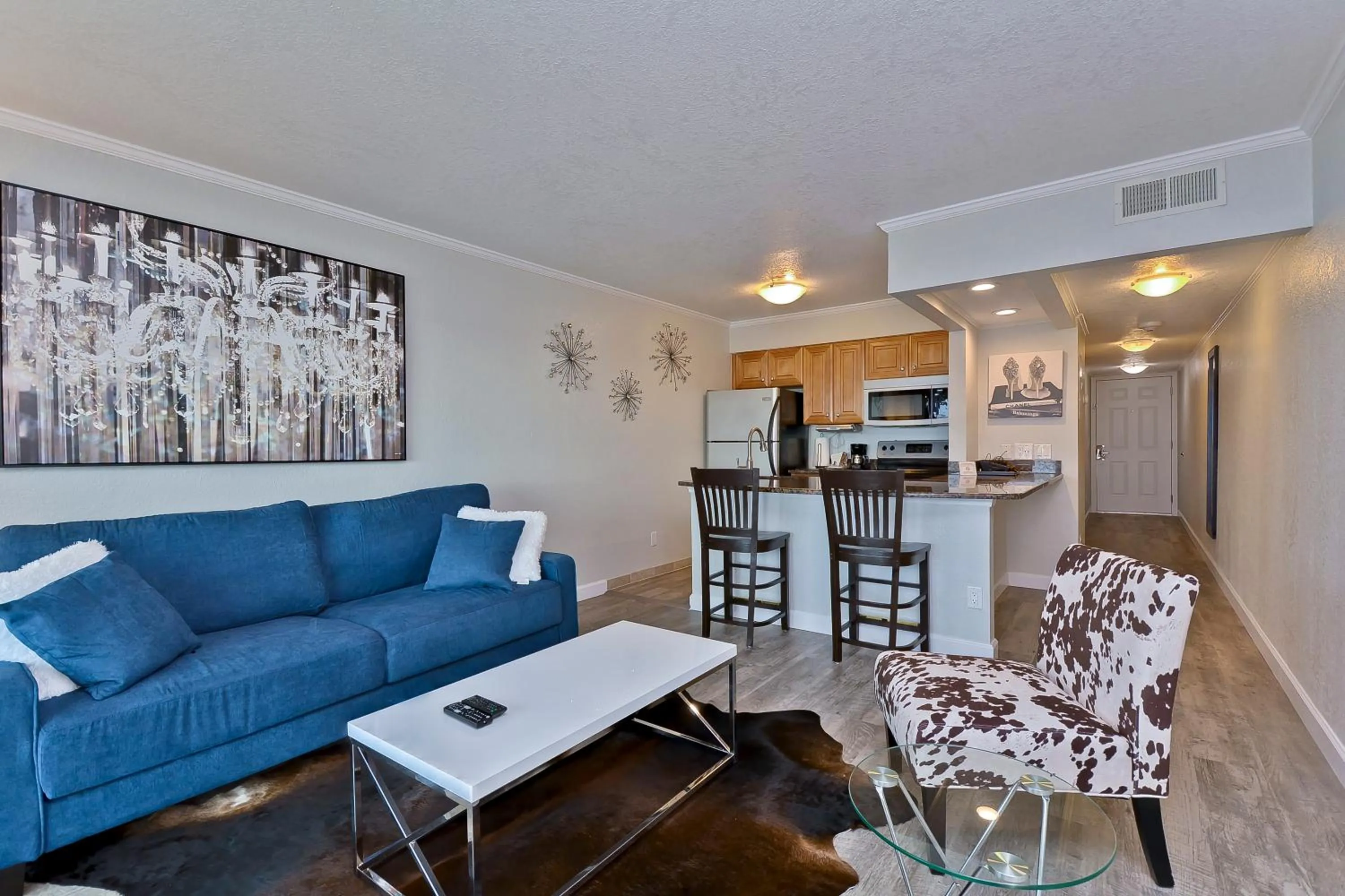 Living room in 441-Waterfront, Amazing Views, WIFI, Pool and close to BUCS Stadium