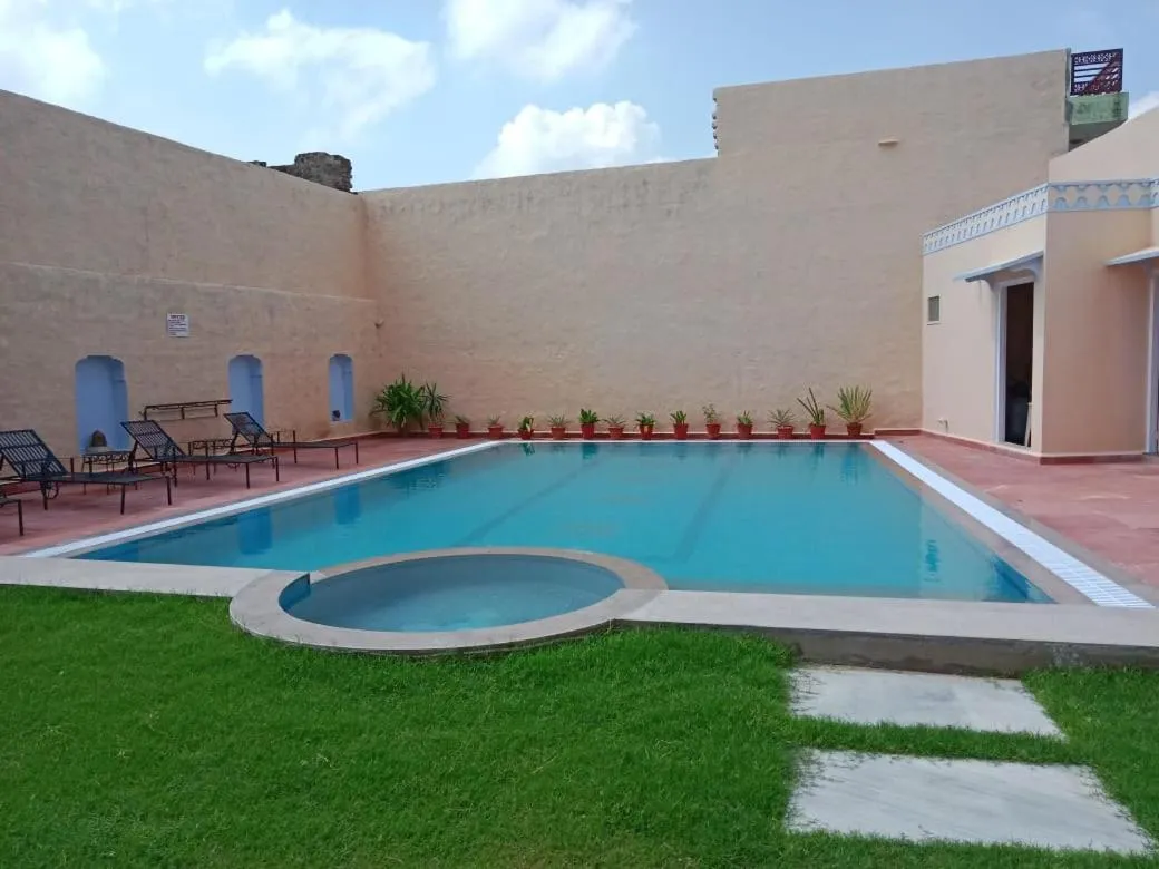 Swimming pool in Castle Khandela A Heritage Castle