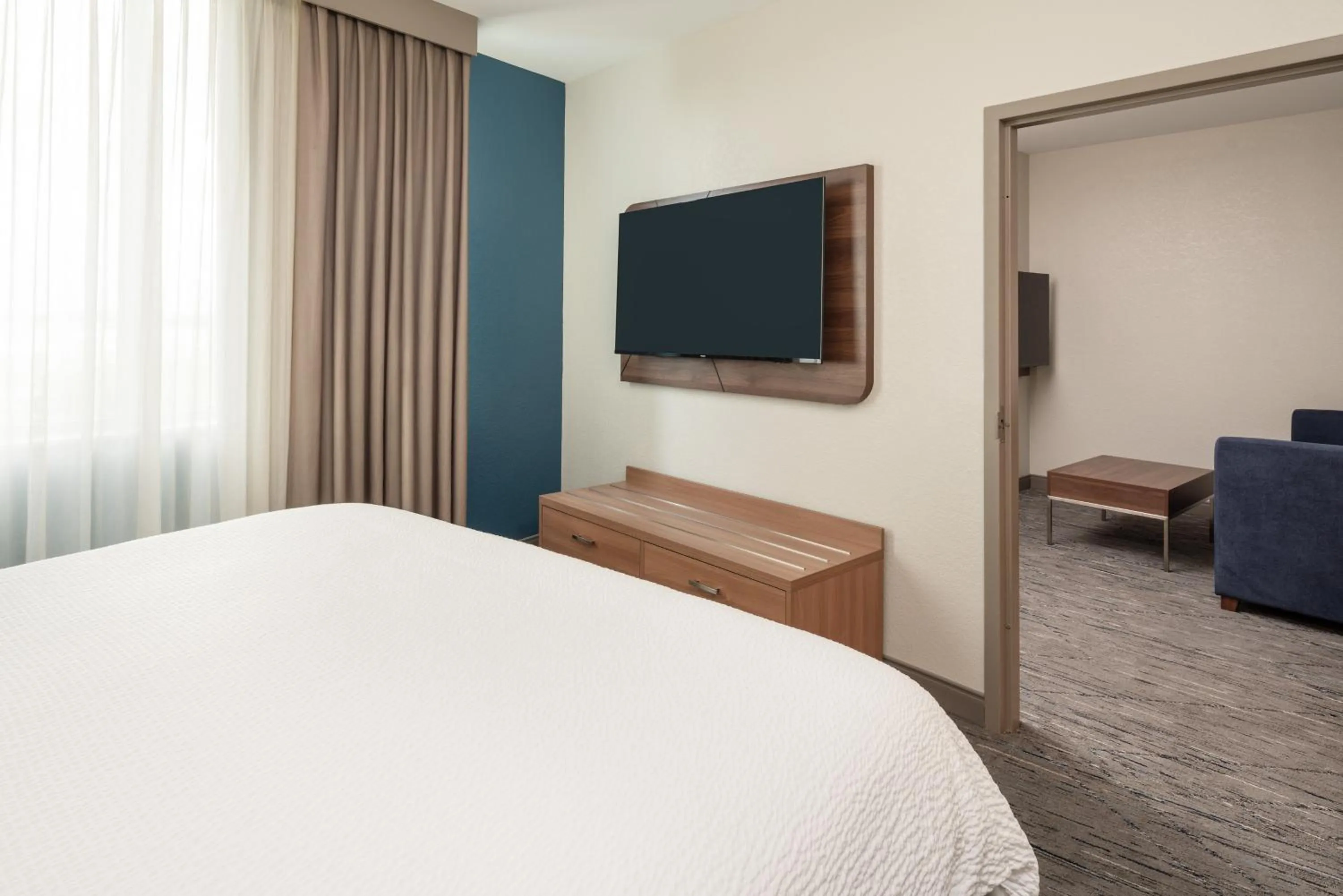 Photo of the whole room, Bed in Holiday Inn Express Miami Airport-Blue Lagoon Area by IHG