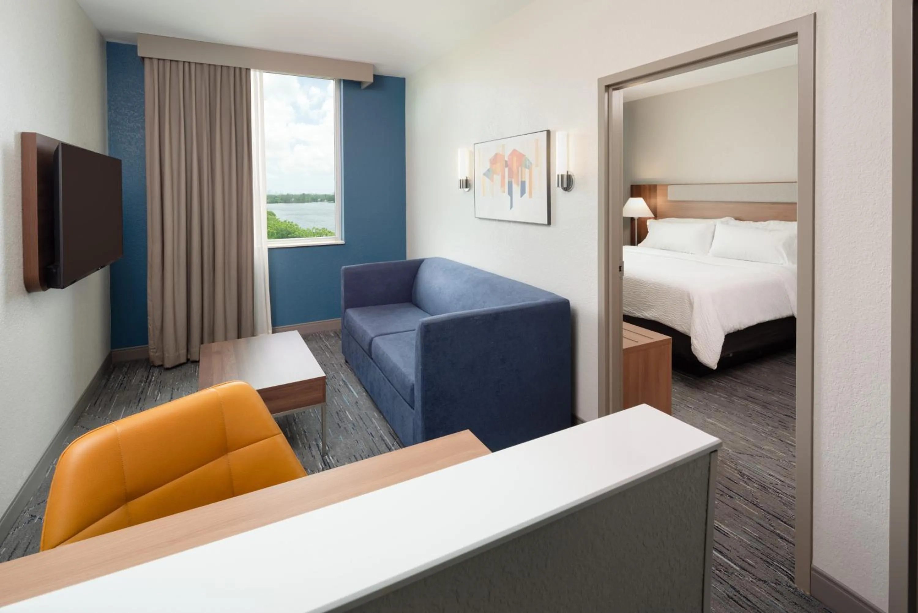 Photo of the whole room, Bed in Holiday Inn Express Miami Airport-Blue Lagoon Area by IHG