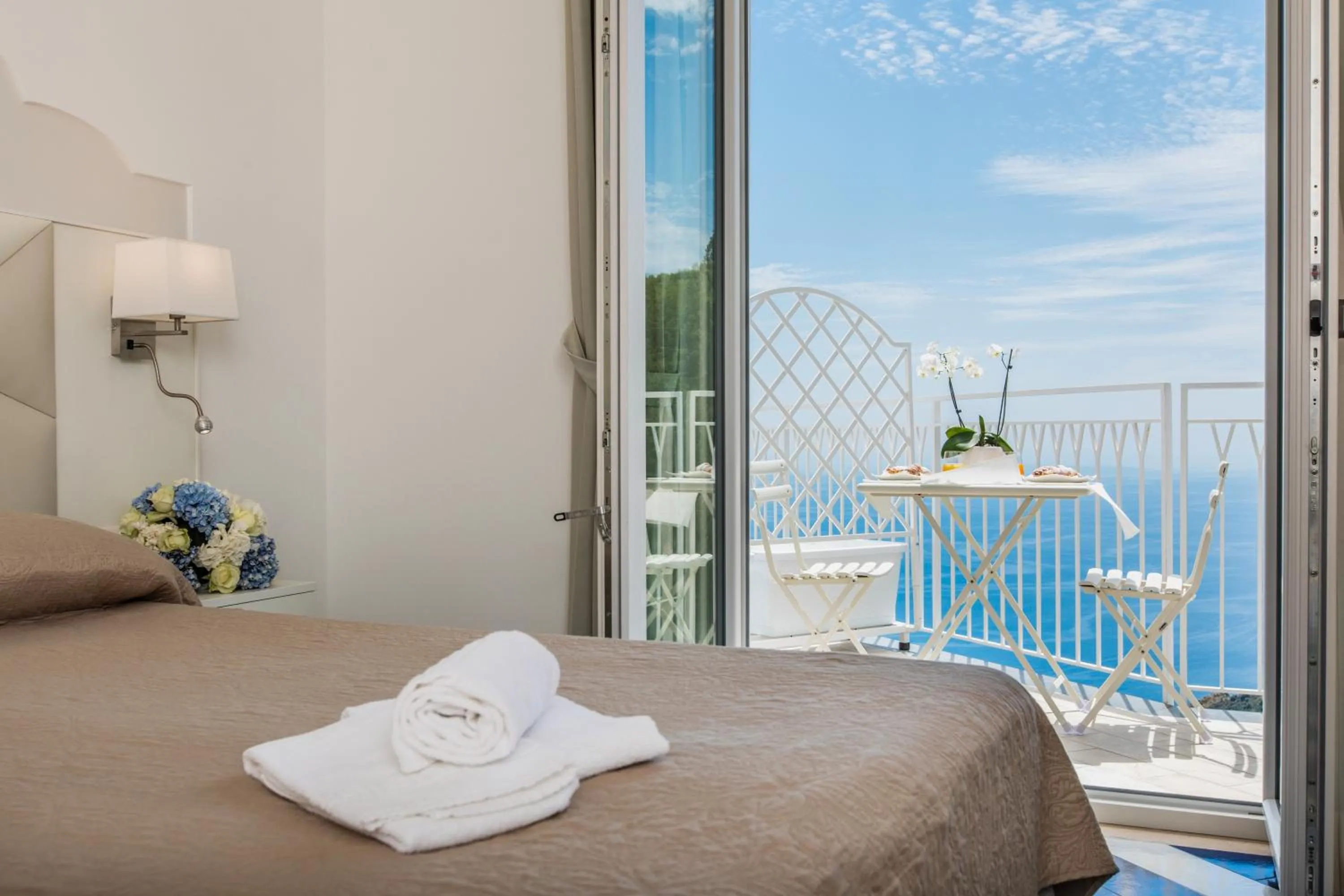 Sea view, Bed in Hotel le Rocce - Agerola, Amalfi Coast