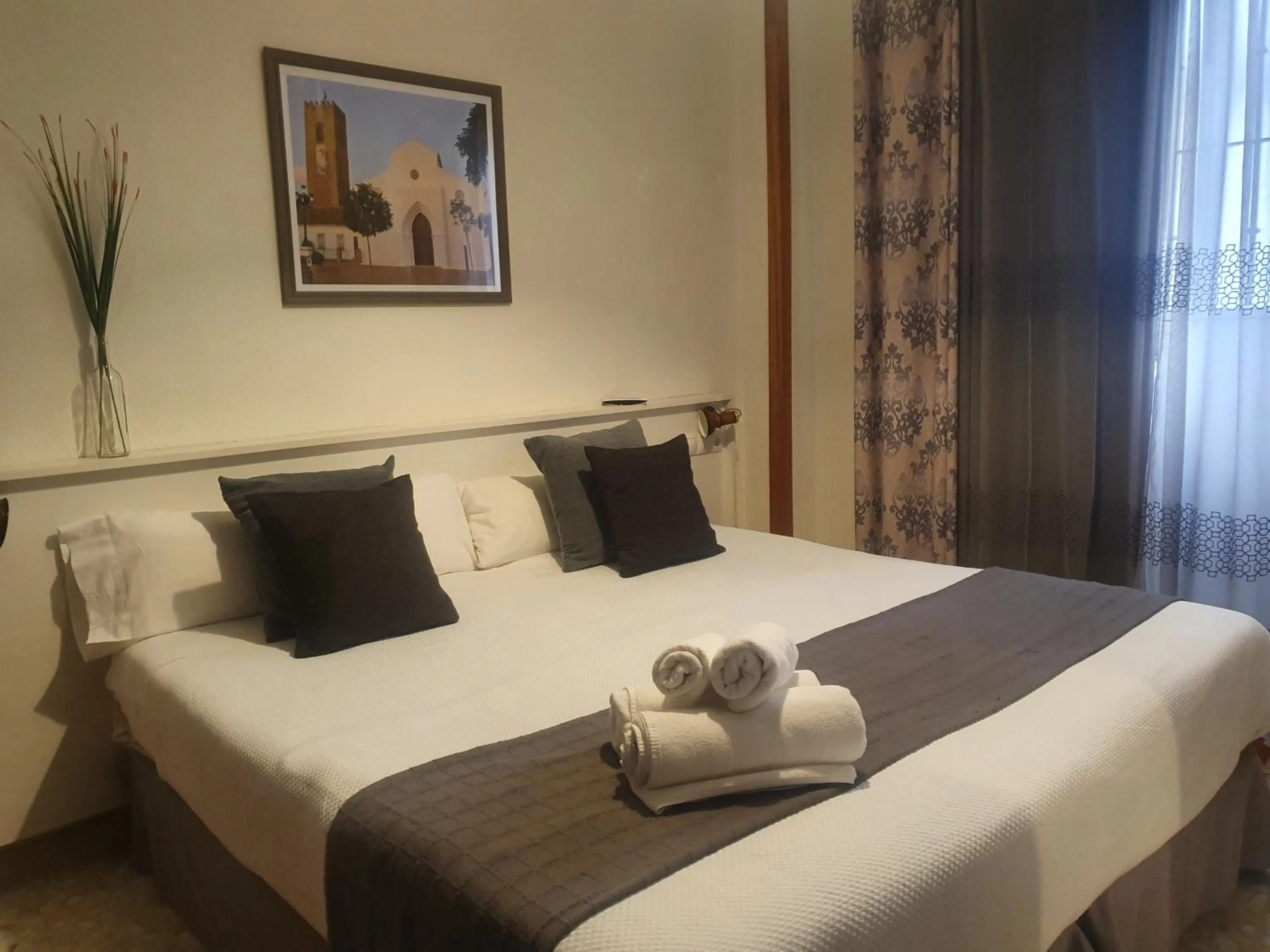 Bed in LUNA-Guest Rooms